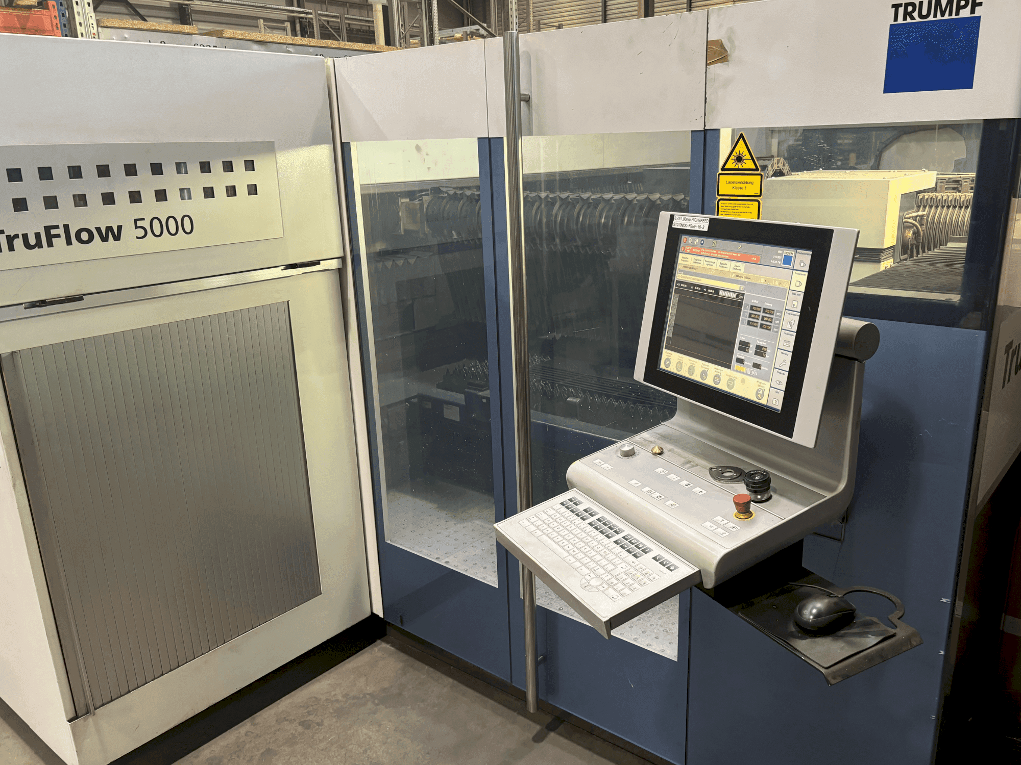 TRUMPF TruLaser 3030-maskinen framifrån
