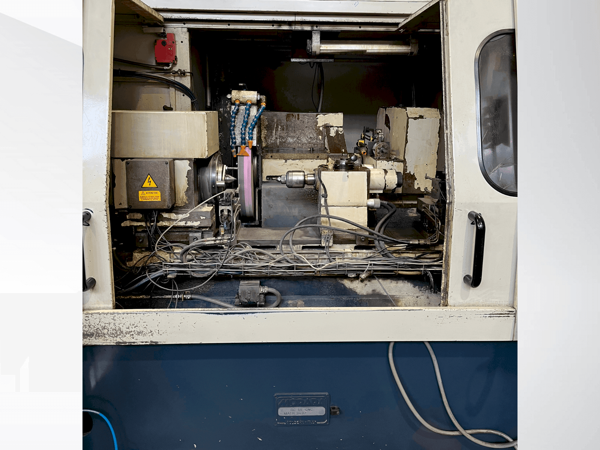 MORARA GC I/E CNC-maskinen framifrån