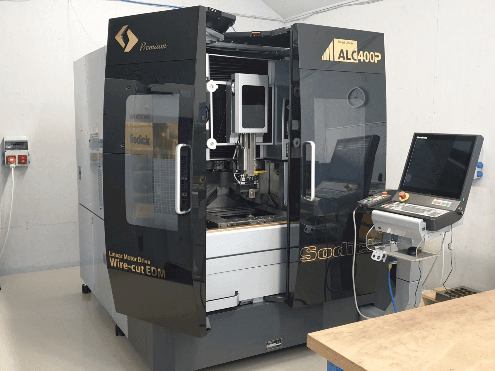 Sodick SODICK ALC400P-maskinen framifrån