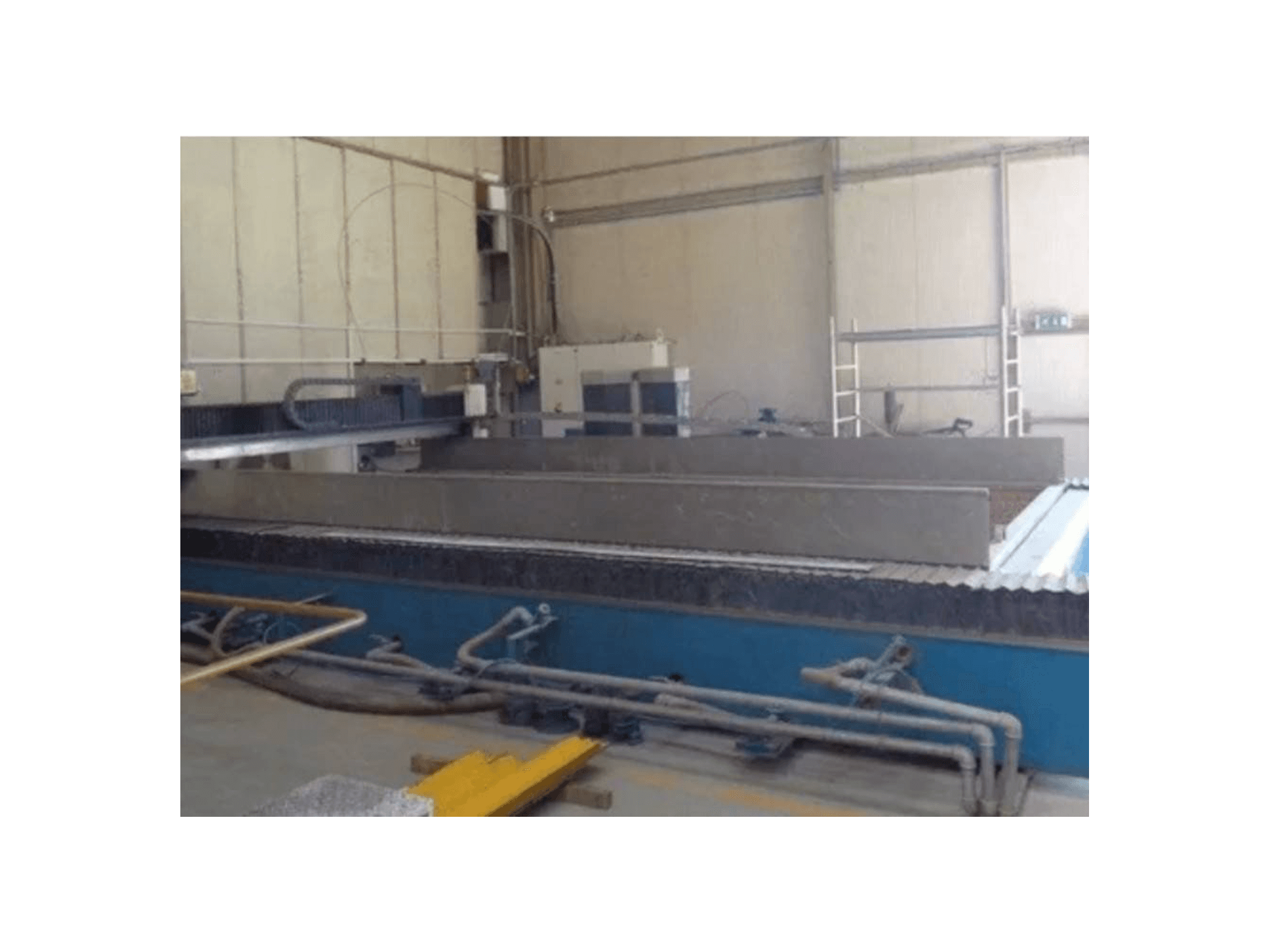 YC Industry YCWJ-3742-L3060-maskinen framifrån