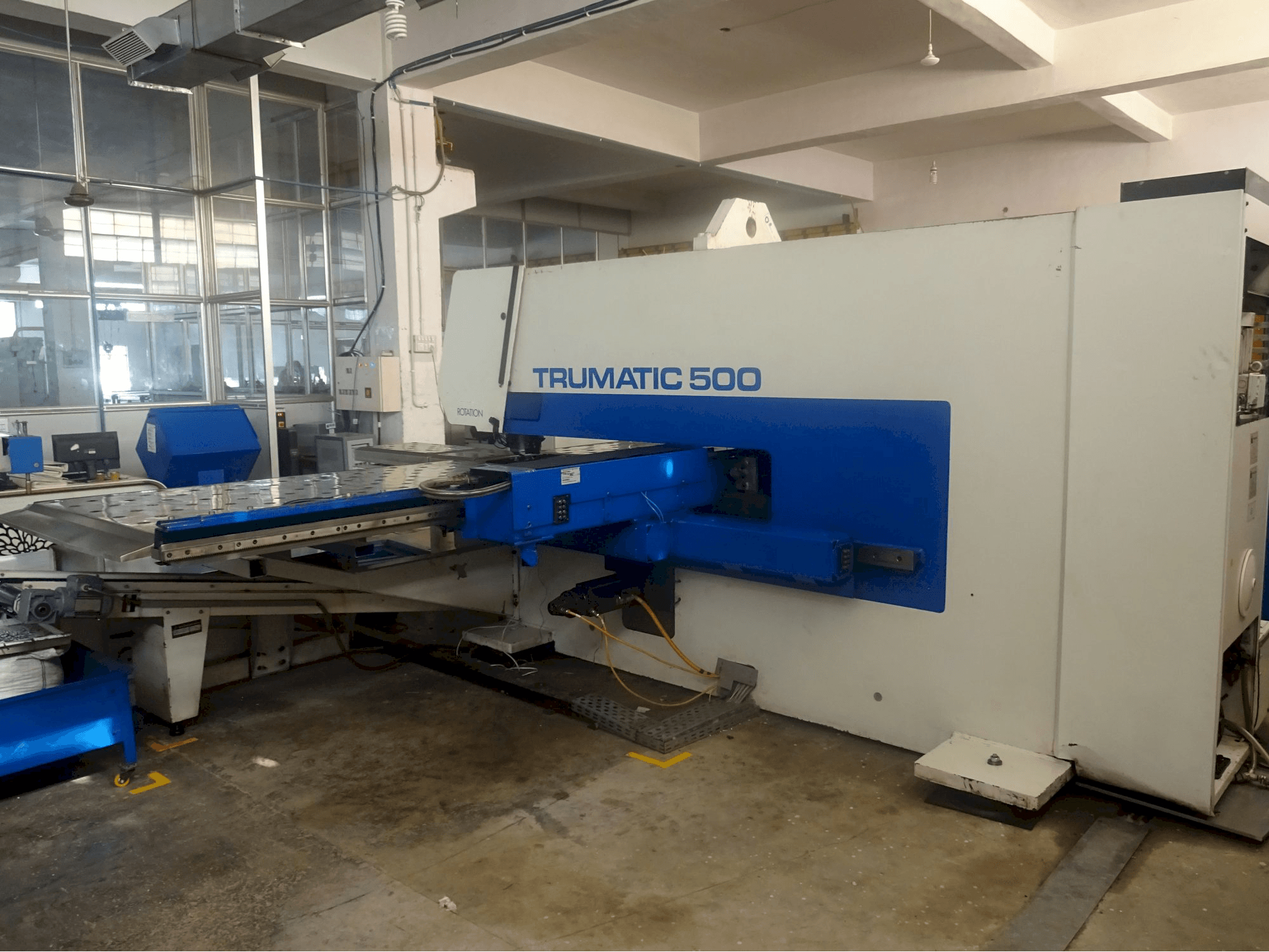 Trumpf-maskinen sedd från höger sidaTrumatic 500 R