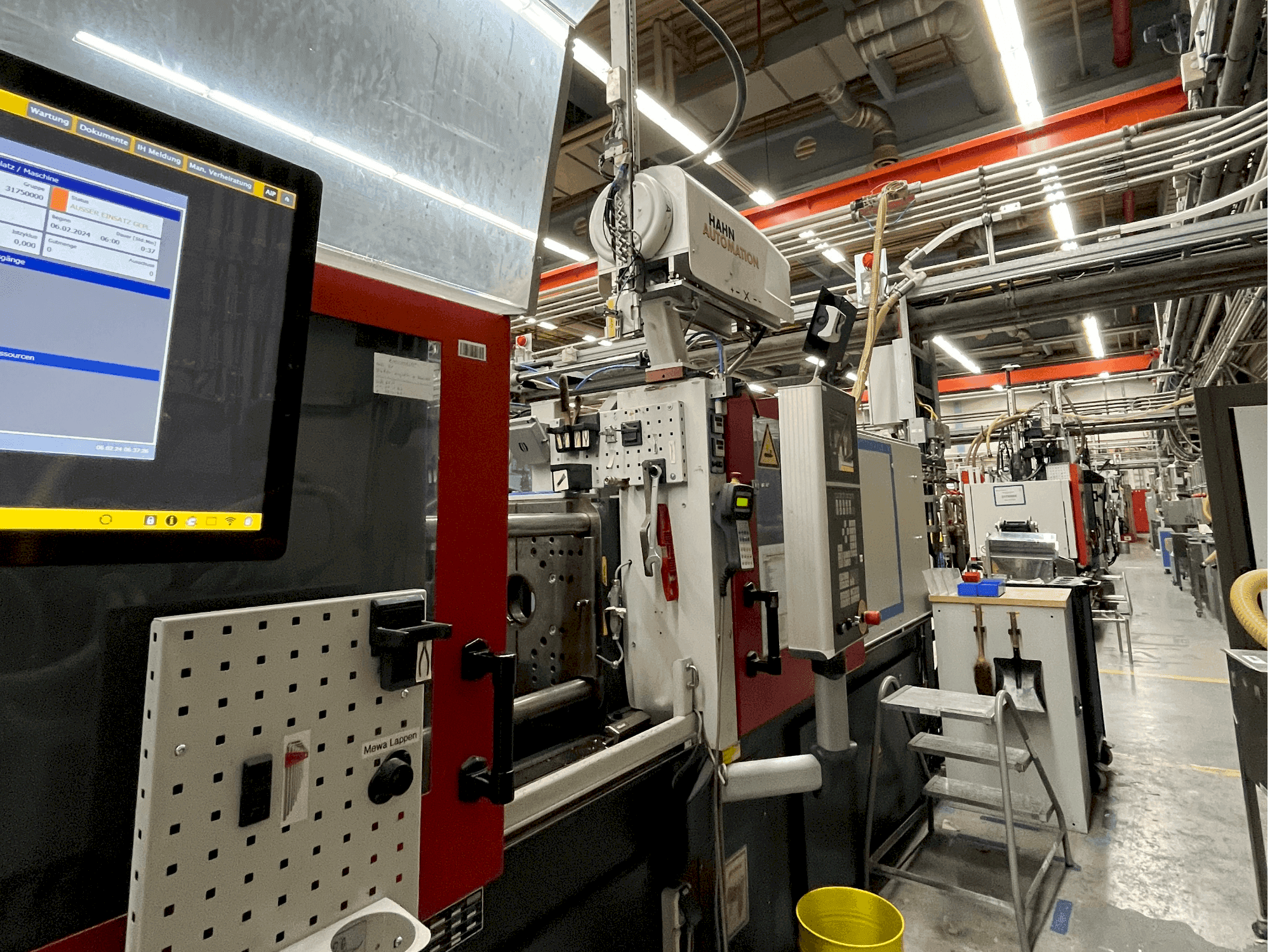 FERROMATIK EE 75-maskinen sedd från vänster sida