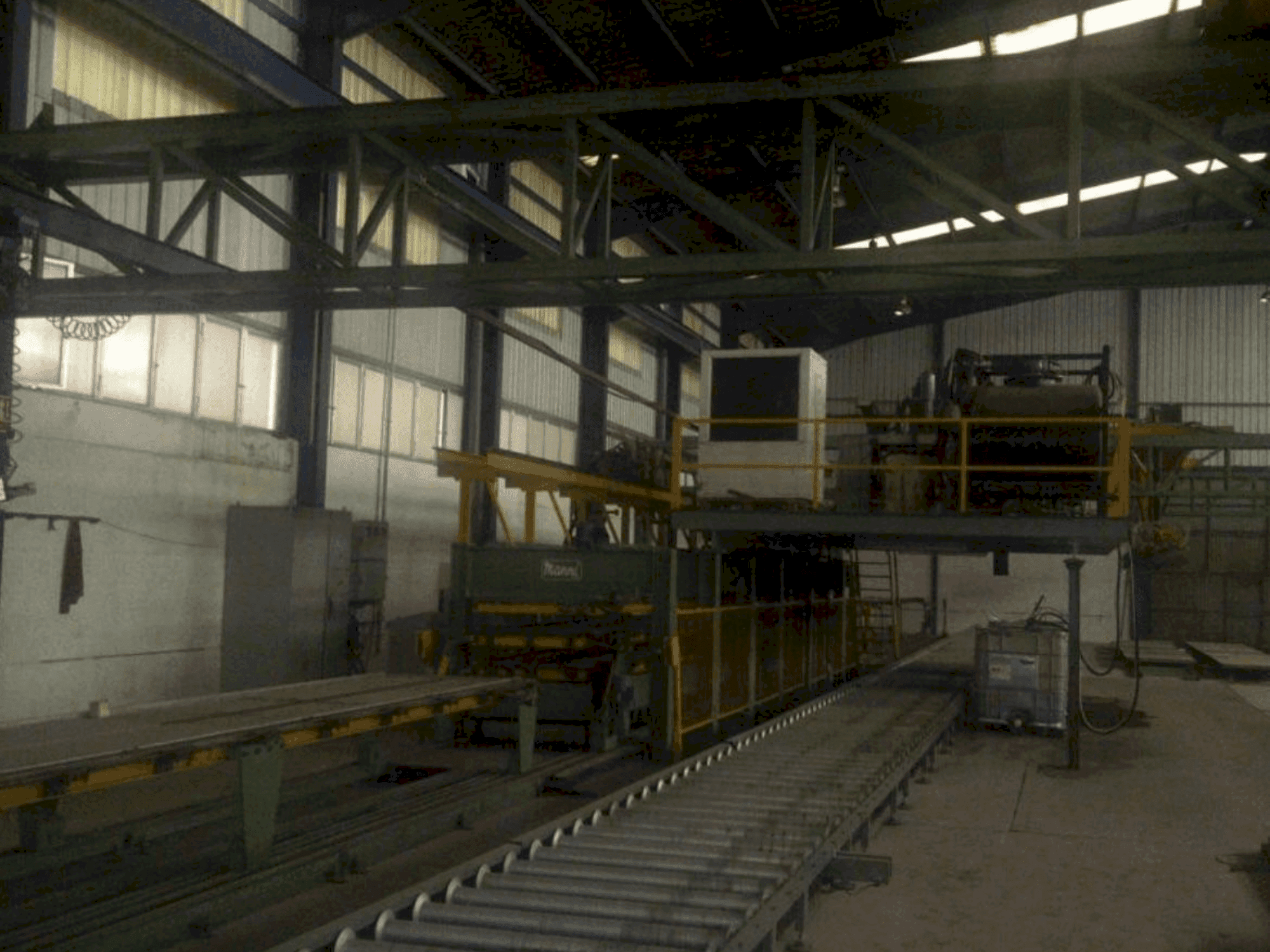 MANNI Sandwich Panel Production Line-maskinen framifrån