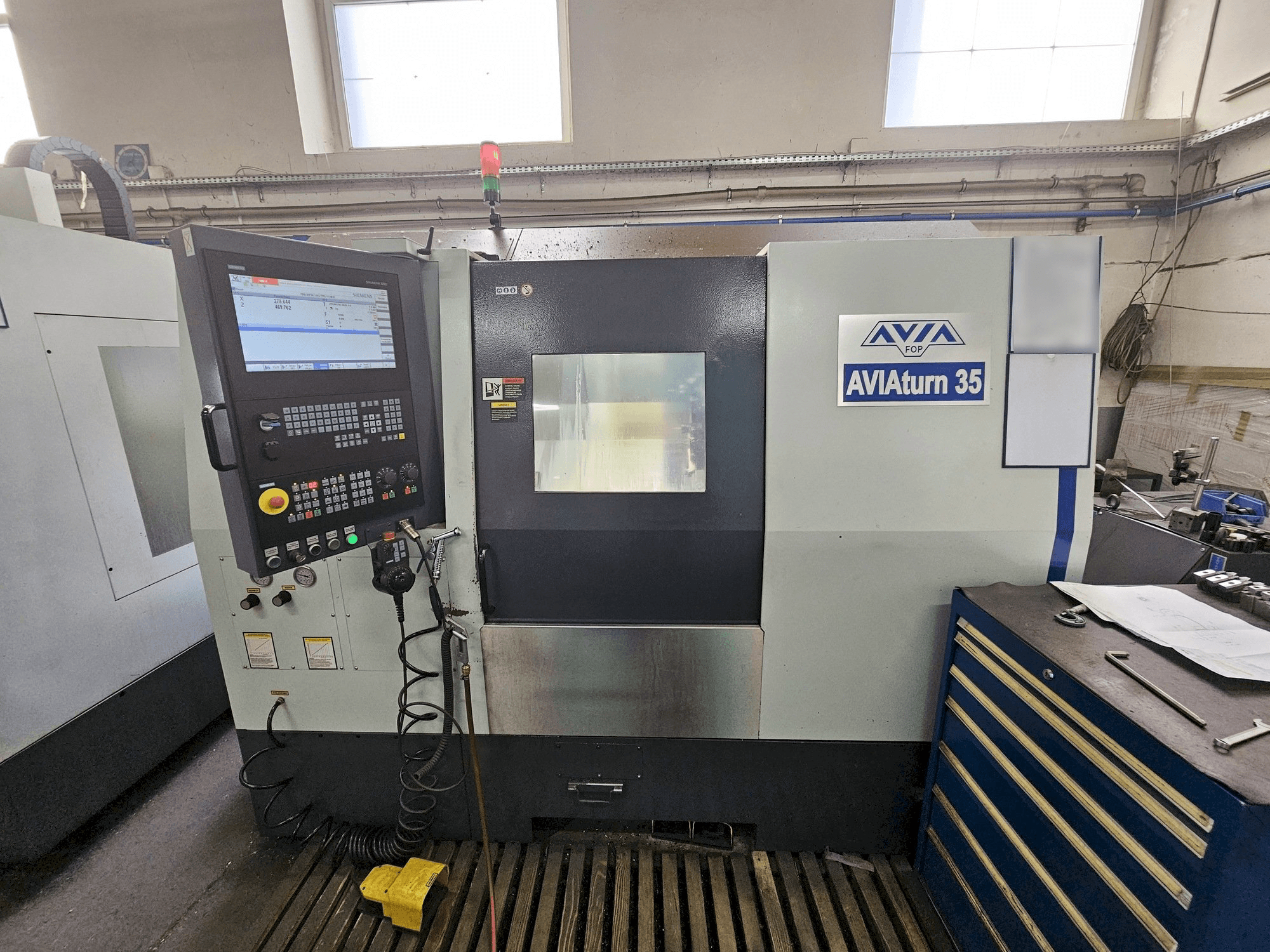 Avia AVIAturn 35-maskinen framifrån