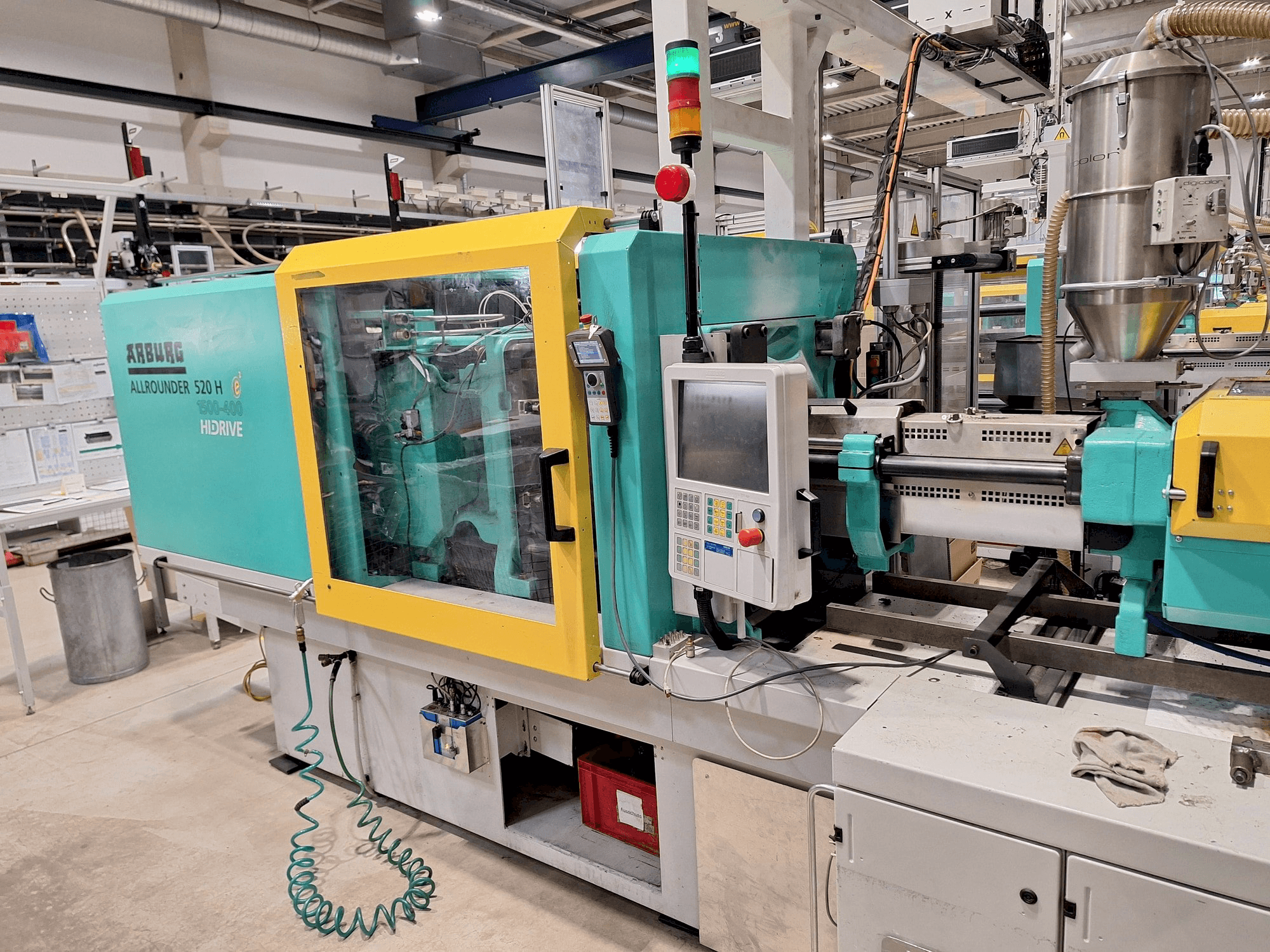 Arburg 520 H 1500-400 (2013)-maskinen framifrån