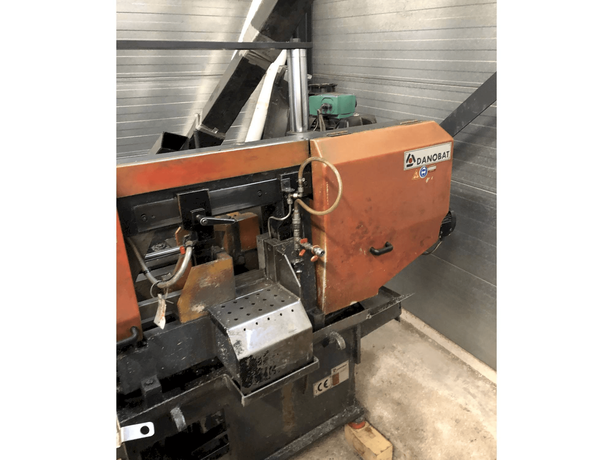 DANOBAT CR 260 AF CN-maskinen framifrån