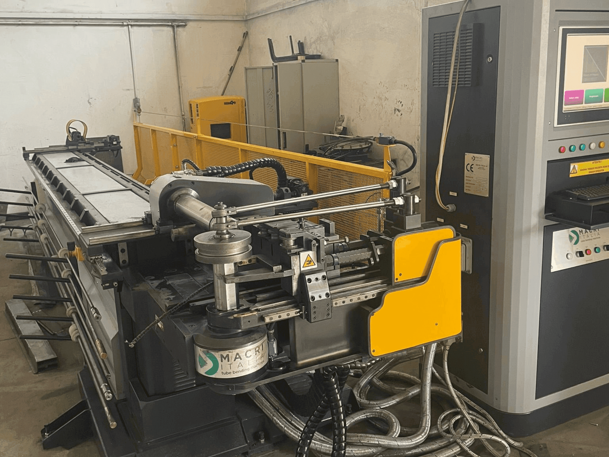 MACRI PROVAR 6-45 U-D-maskinen framifrån