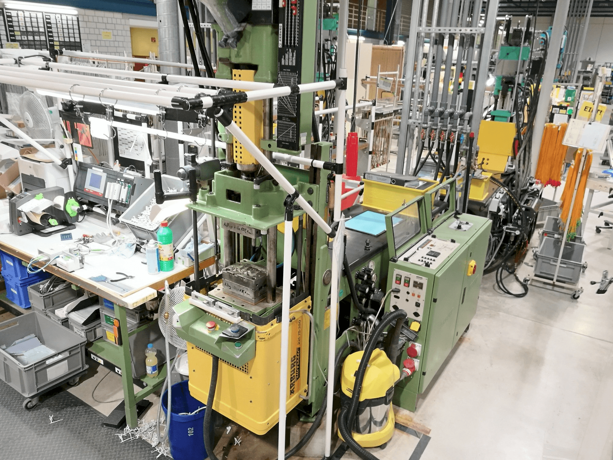 Arburg 221-75-350-maskinen framifrån