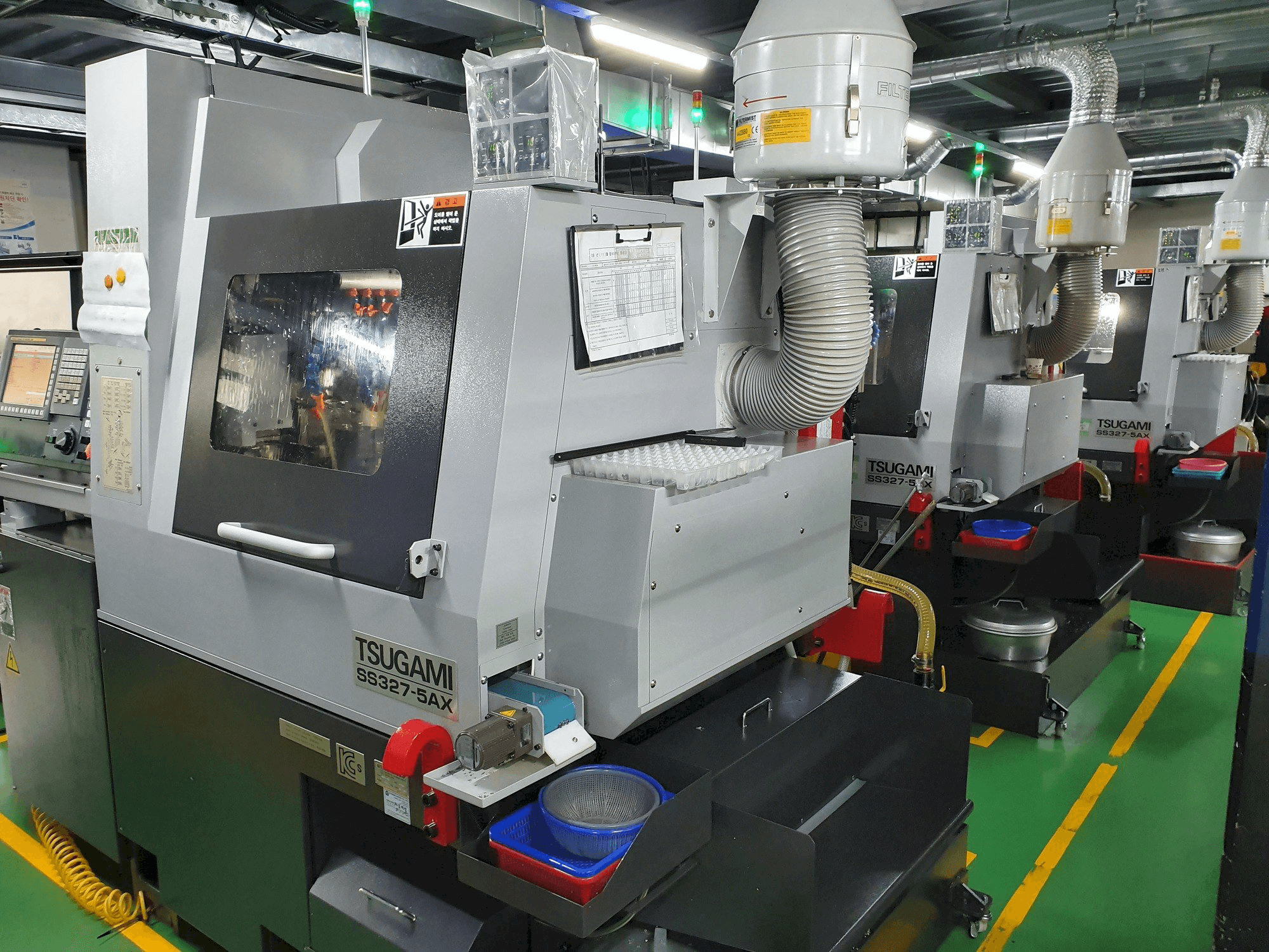 TSUGAMI SS327-5AX-maskinen framifrån