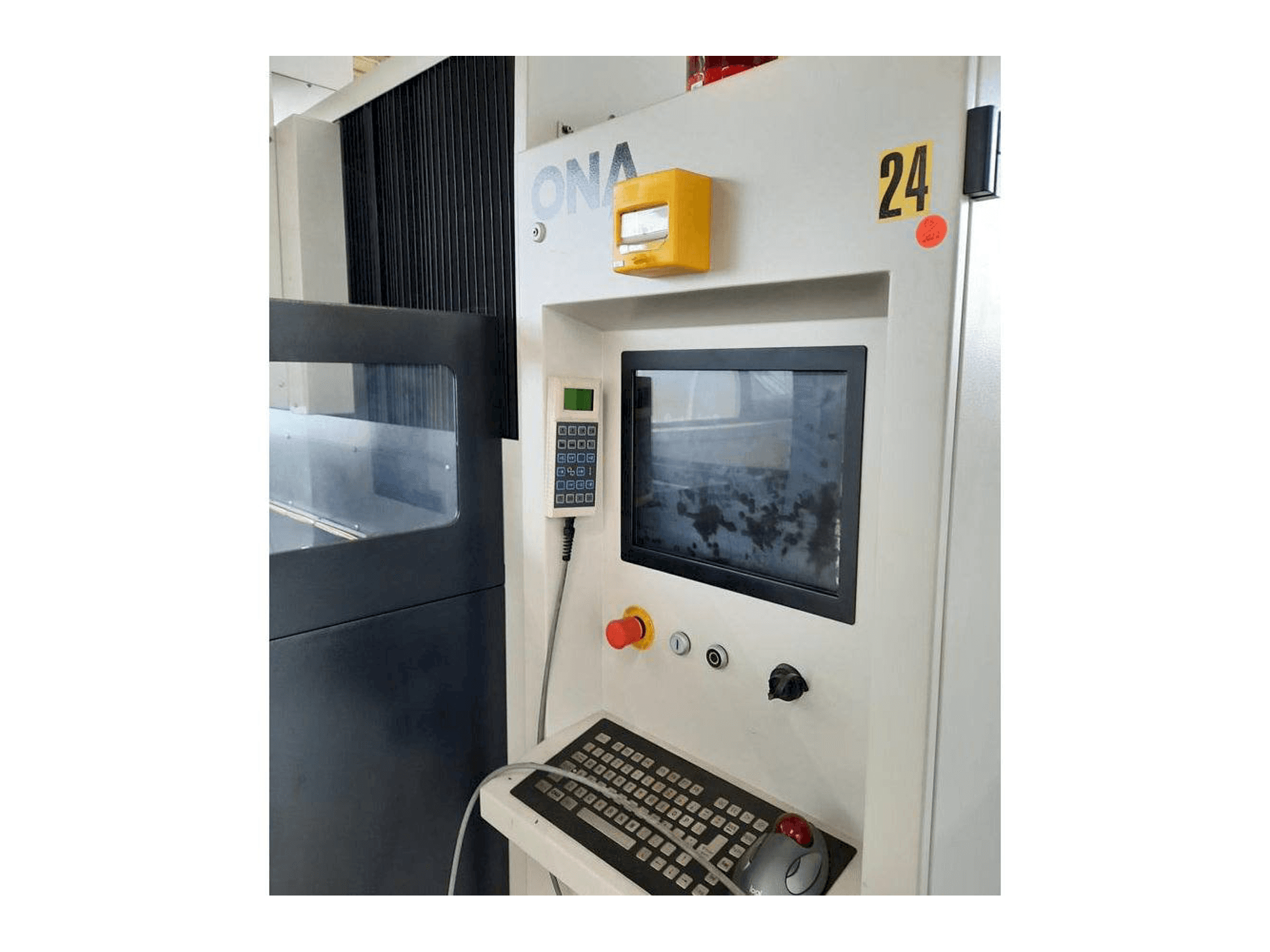 ONA NX4F-maskinen framifrån