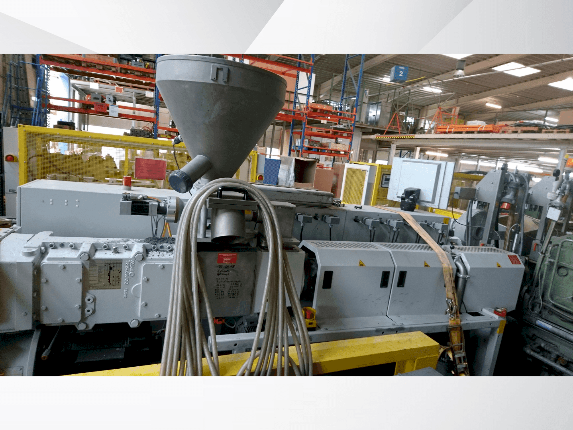 Krauss Maffei KMD 75 XS/P-maskinen framifrån