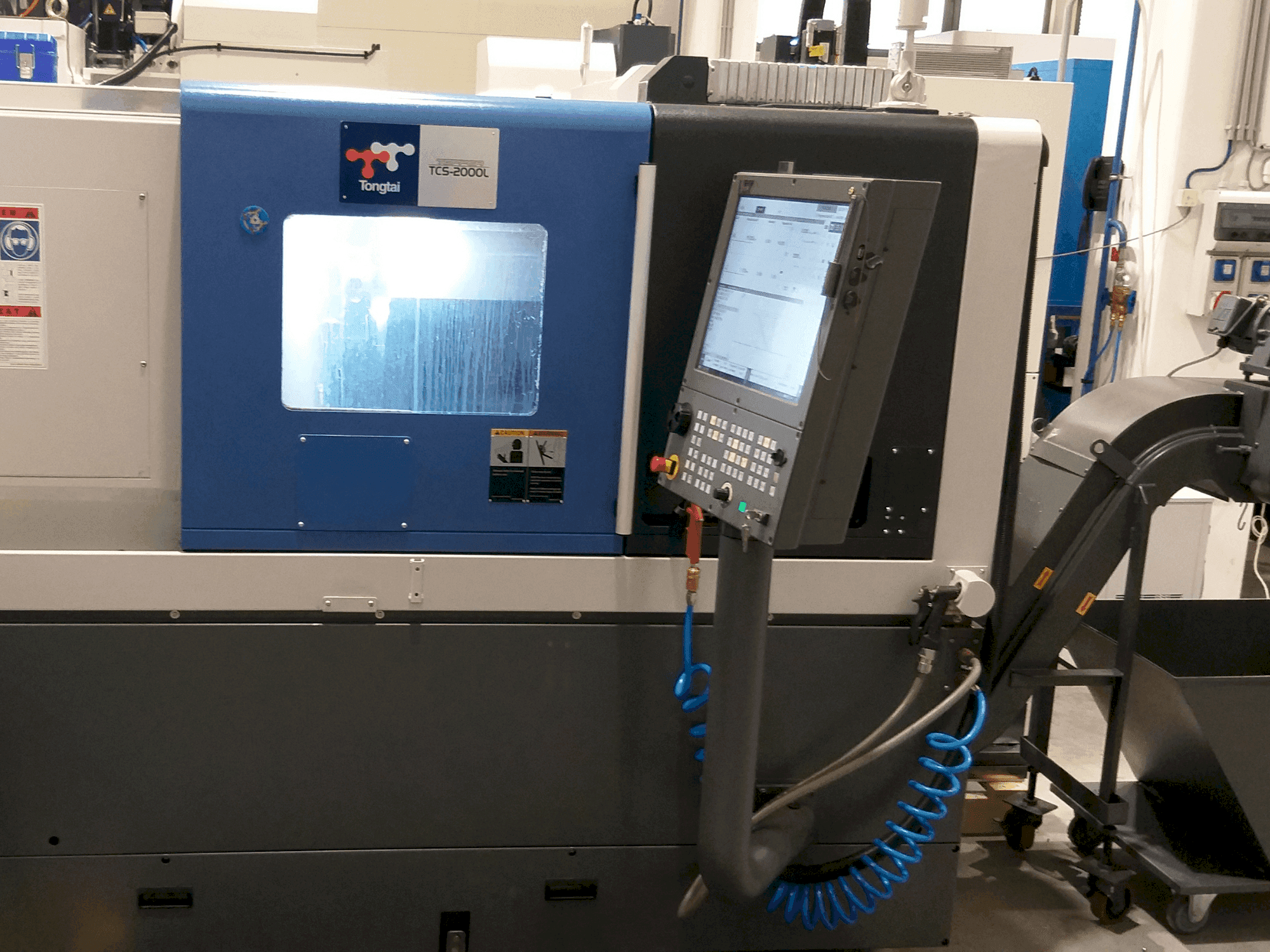 Tongtai TCS2000L-maskinen framifrån