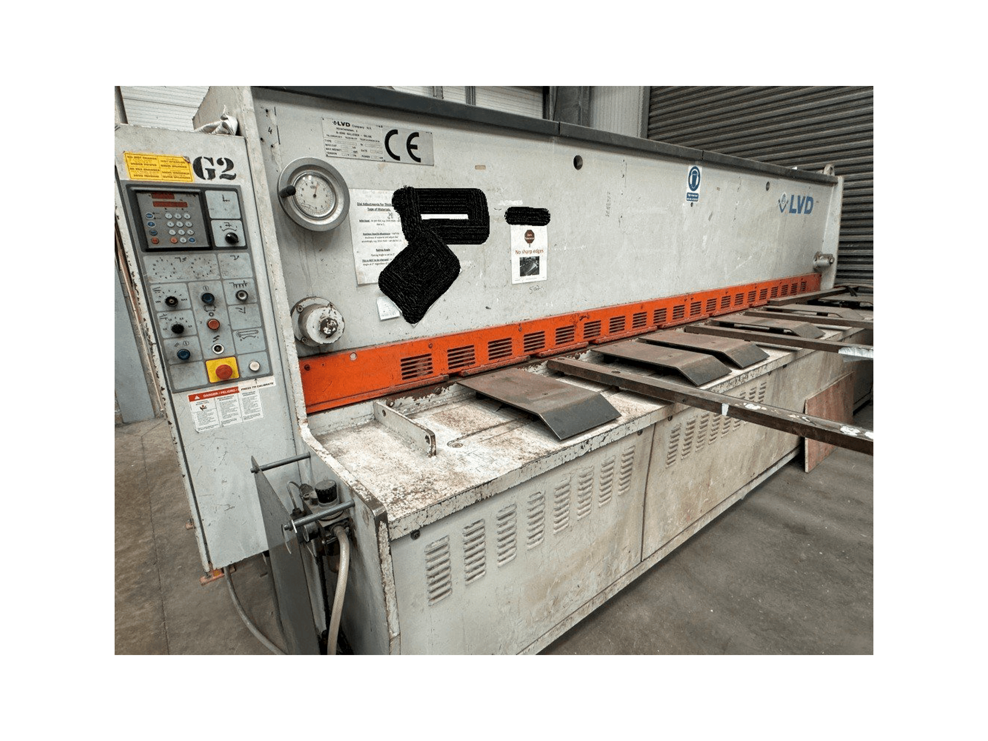 LVD HST-C 40/6-maskinen framifrån