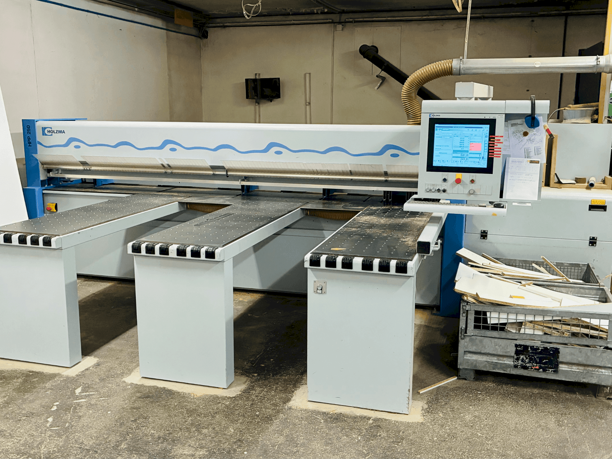 HOLZMA HPP 250/38/38-maskinen framifrån