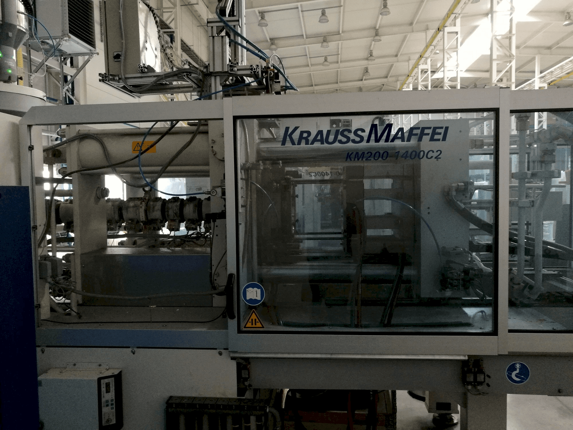 Krauss Maffei 200-1400 C2-maskinen framifrån