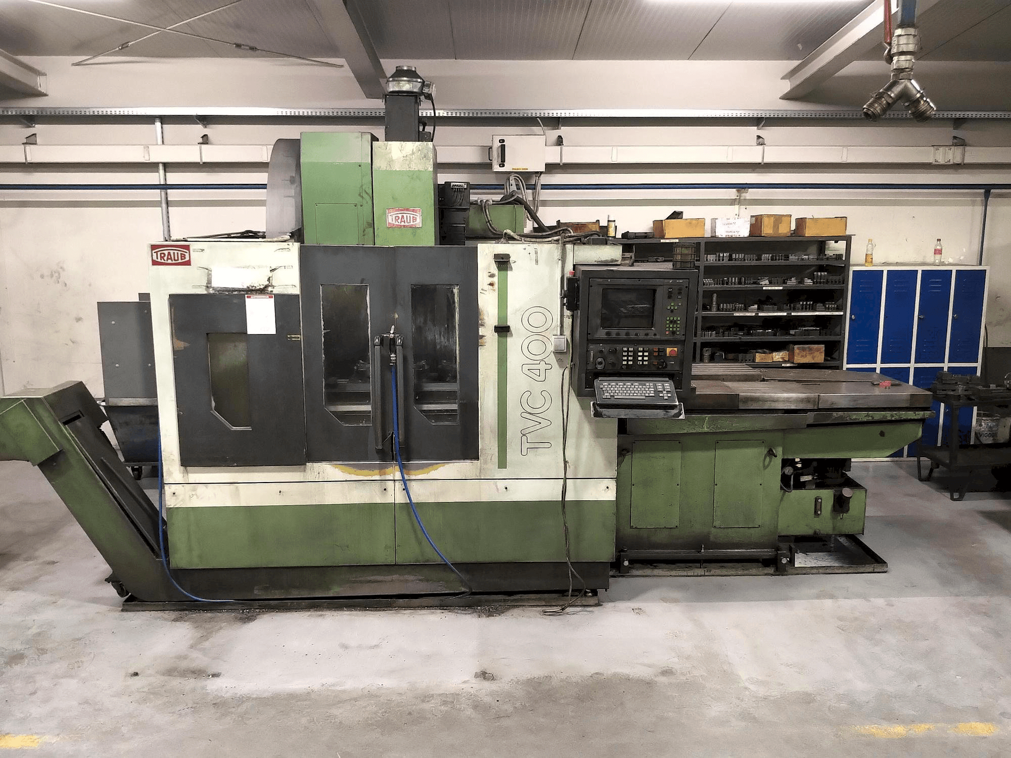 TRAUB TVC 400 P-maskinen framifrån