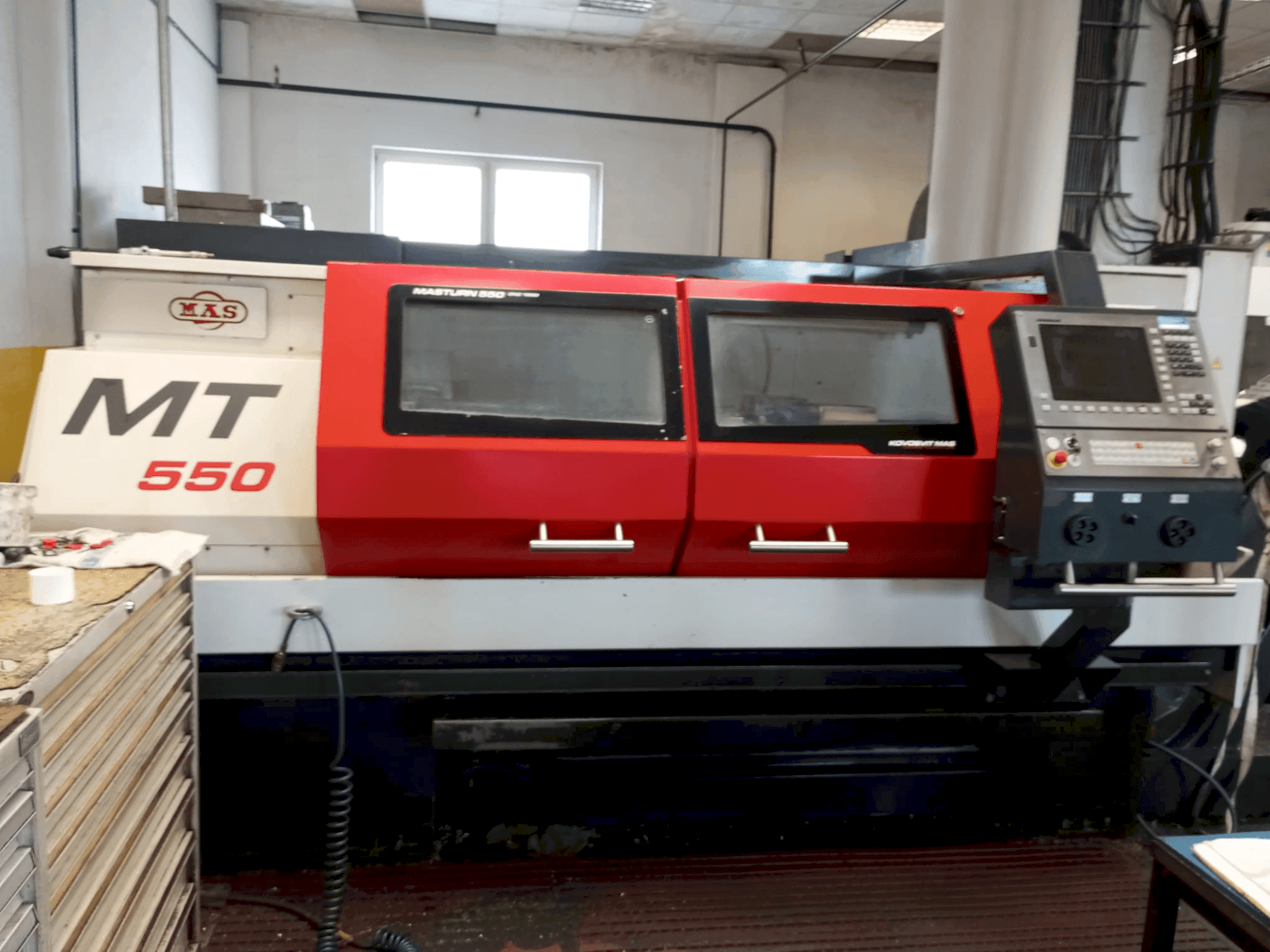 KOVOSVIT MAS MASTURN 550i CNC 1500-maskinen framifrån