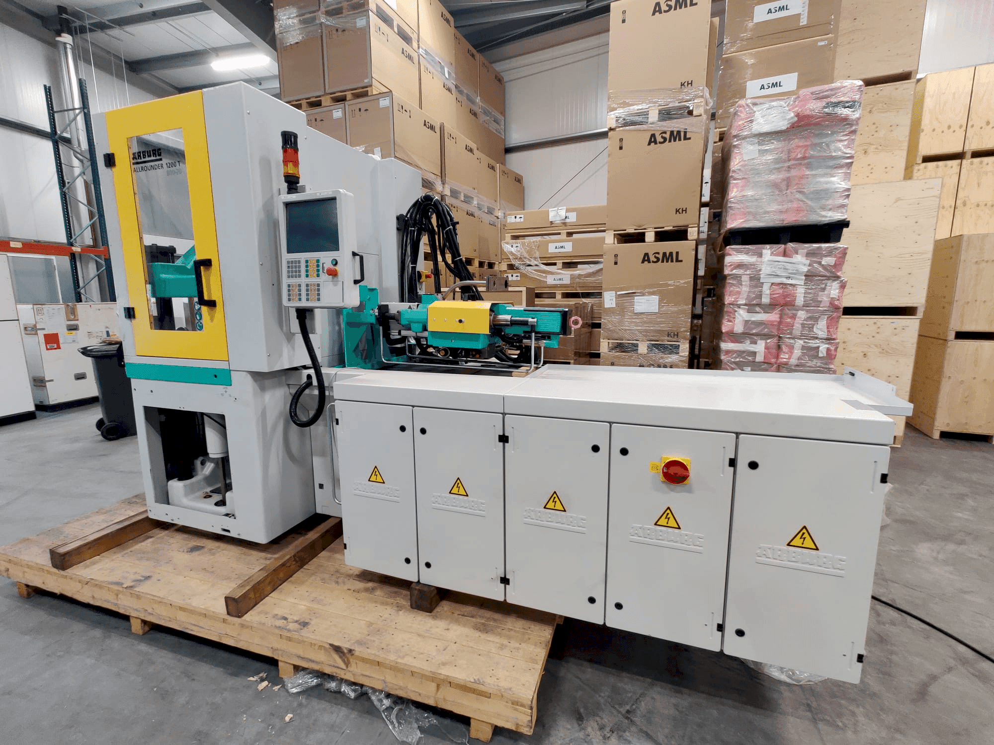 Arburg ALLROUNDER 1200 T 800-70-maskinen framifrån