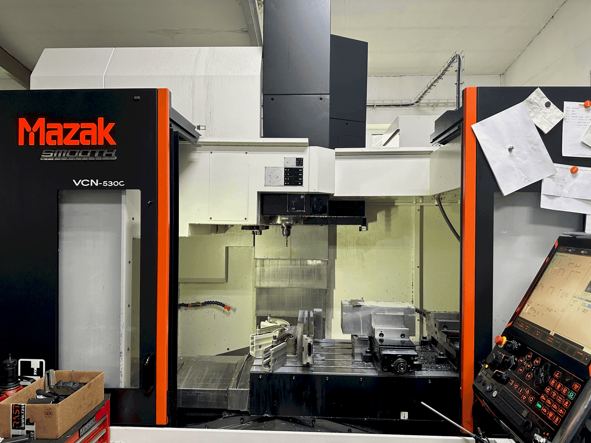 Mazak VCN-530C-maskinen framifrån