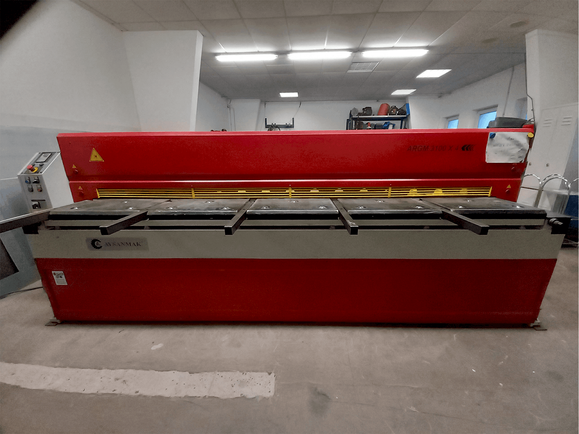 AYSANMAK ARGM 3100 x 4-maskinen framifrån