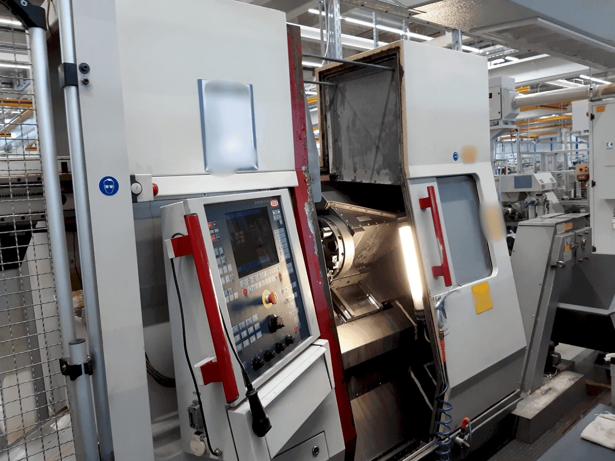 TRAUB TNA 300-maskinen framifrån