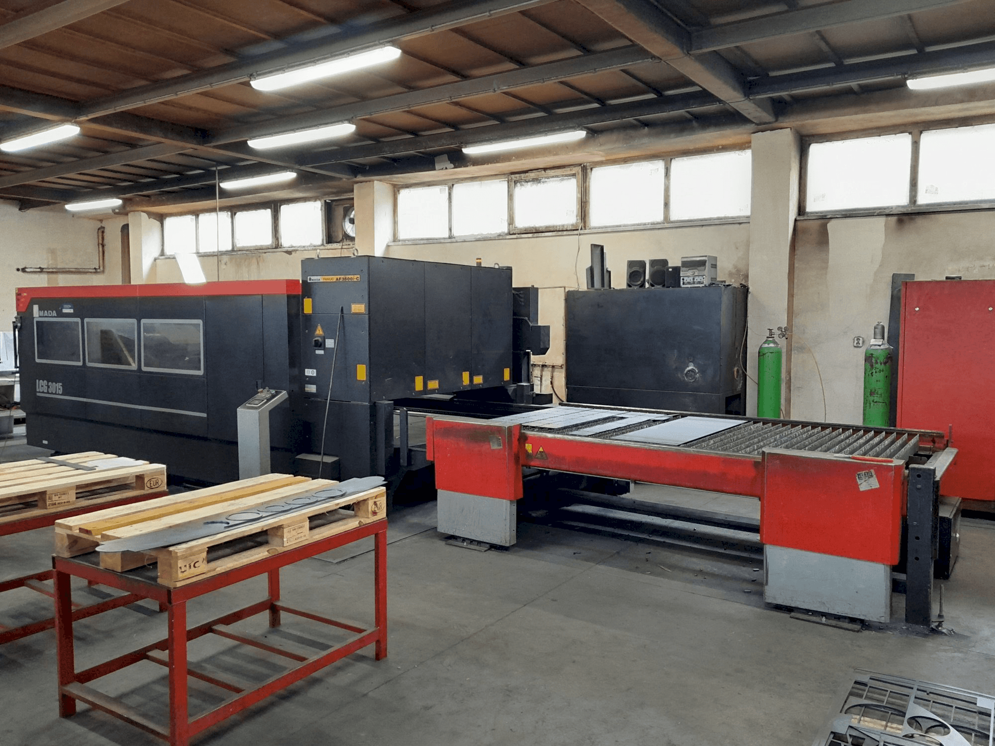 AMADA LCG 3015-maskinen framifrån