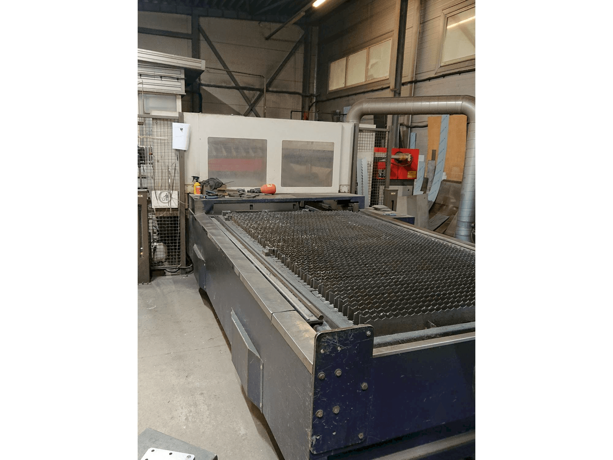 Bystronic Bysprint 3015 Bylaser 3000-maskinen framifrån