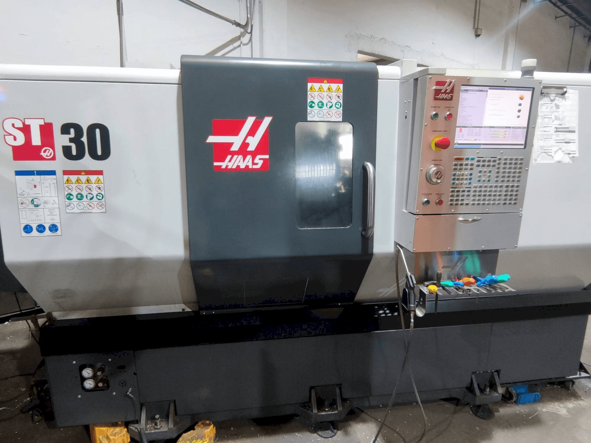 HAAS ST-30-maskinen framifrån