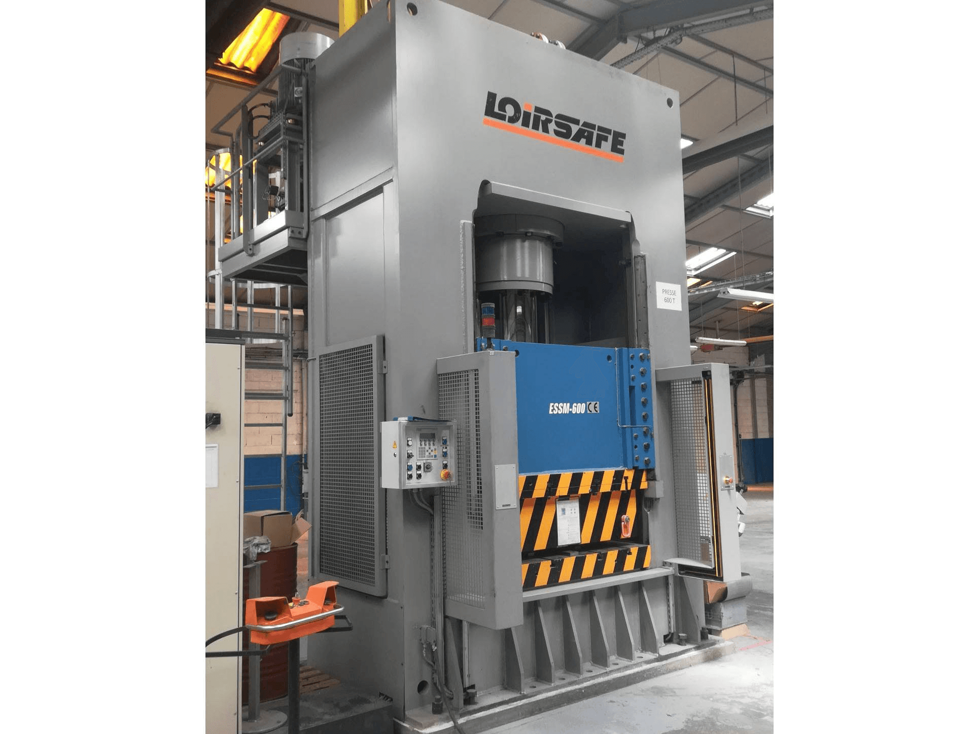LOIRSAFE ESSM -600/15-13,5/12-8-maskinen framifrån