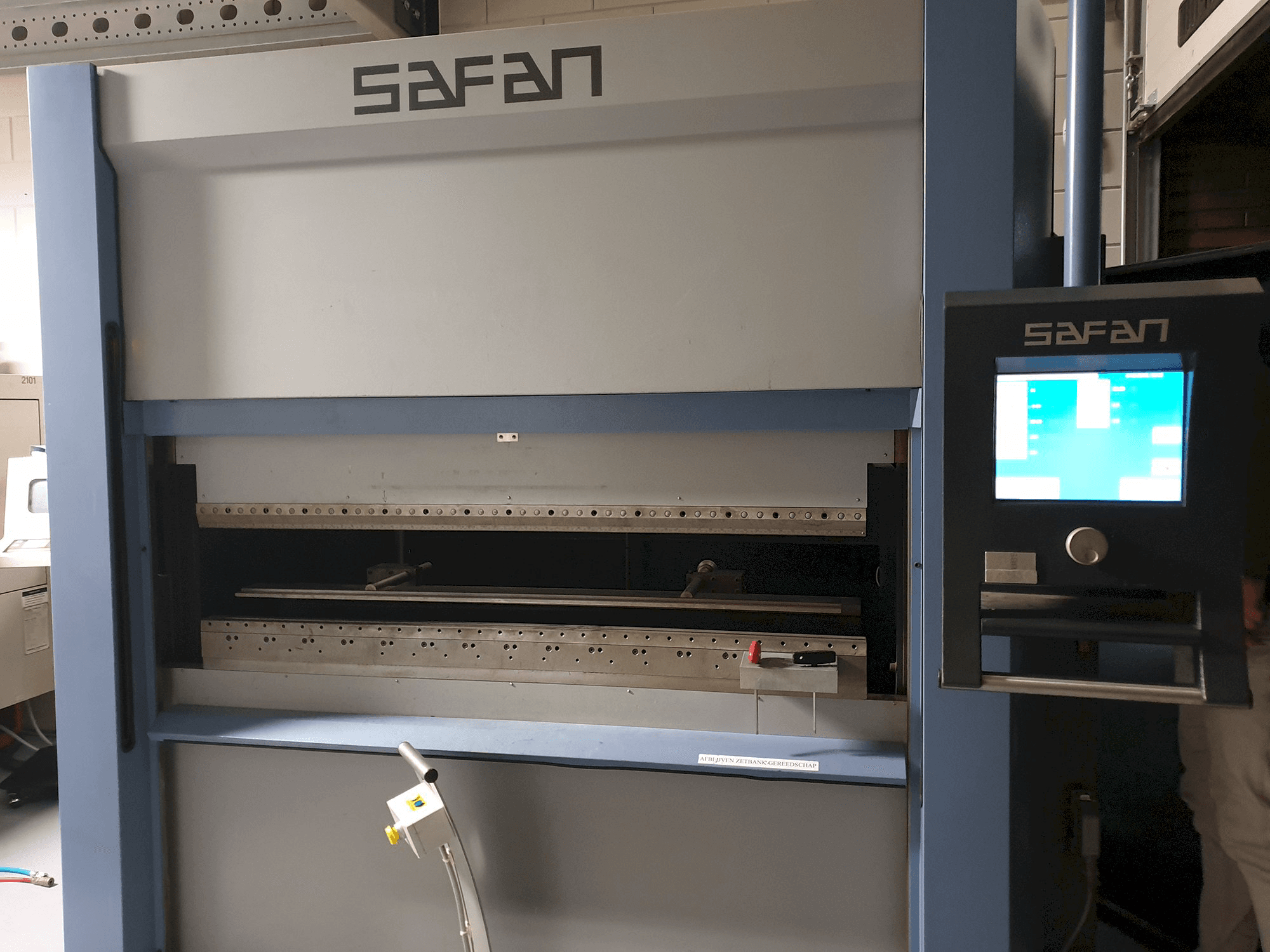 Safan-maskinen framifrånSMK 32-K-1600