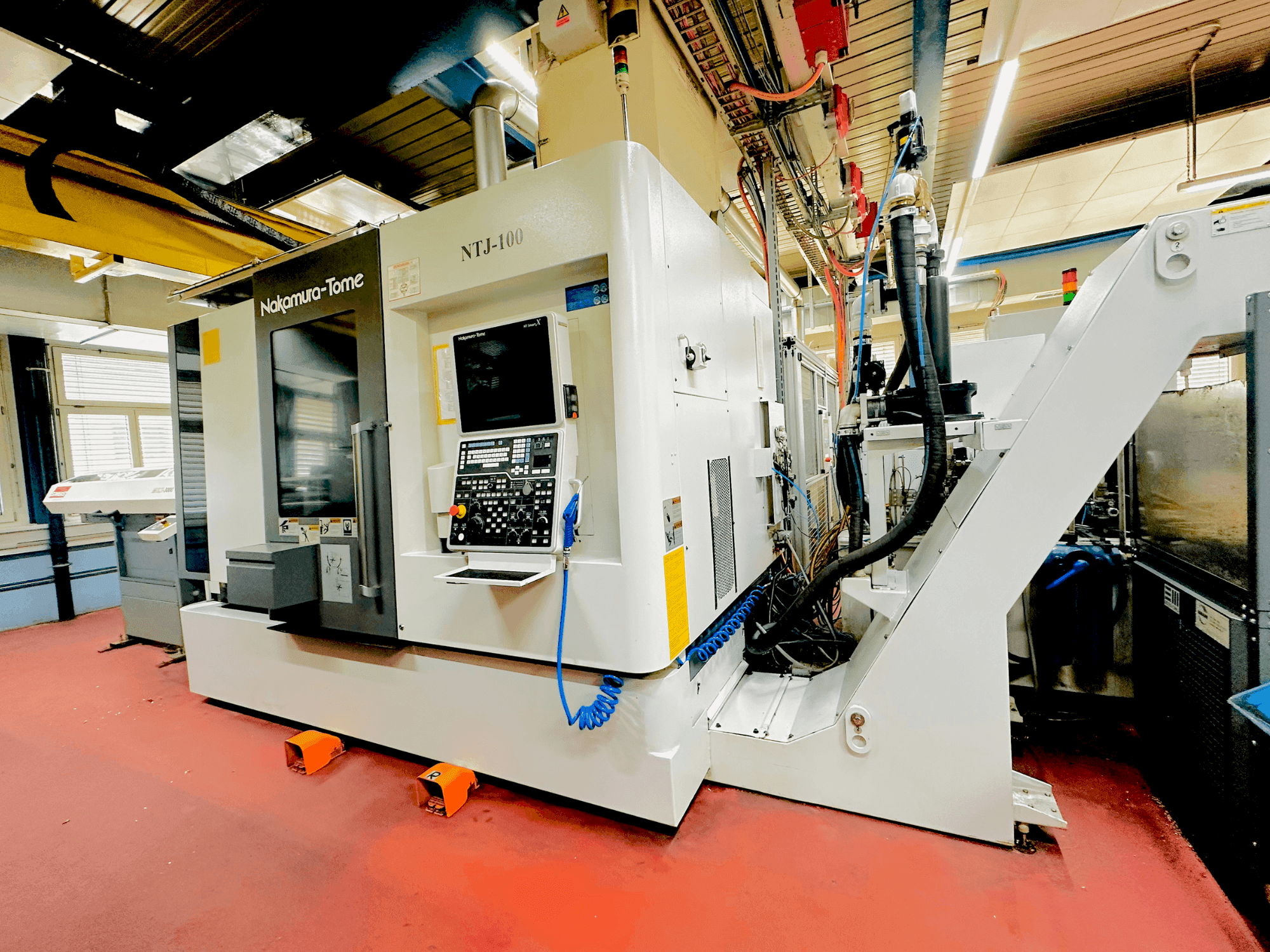 NAKAMURA NTJ100-maskinen framifrån