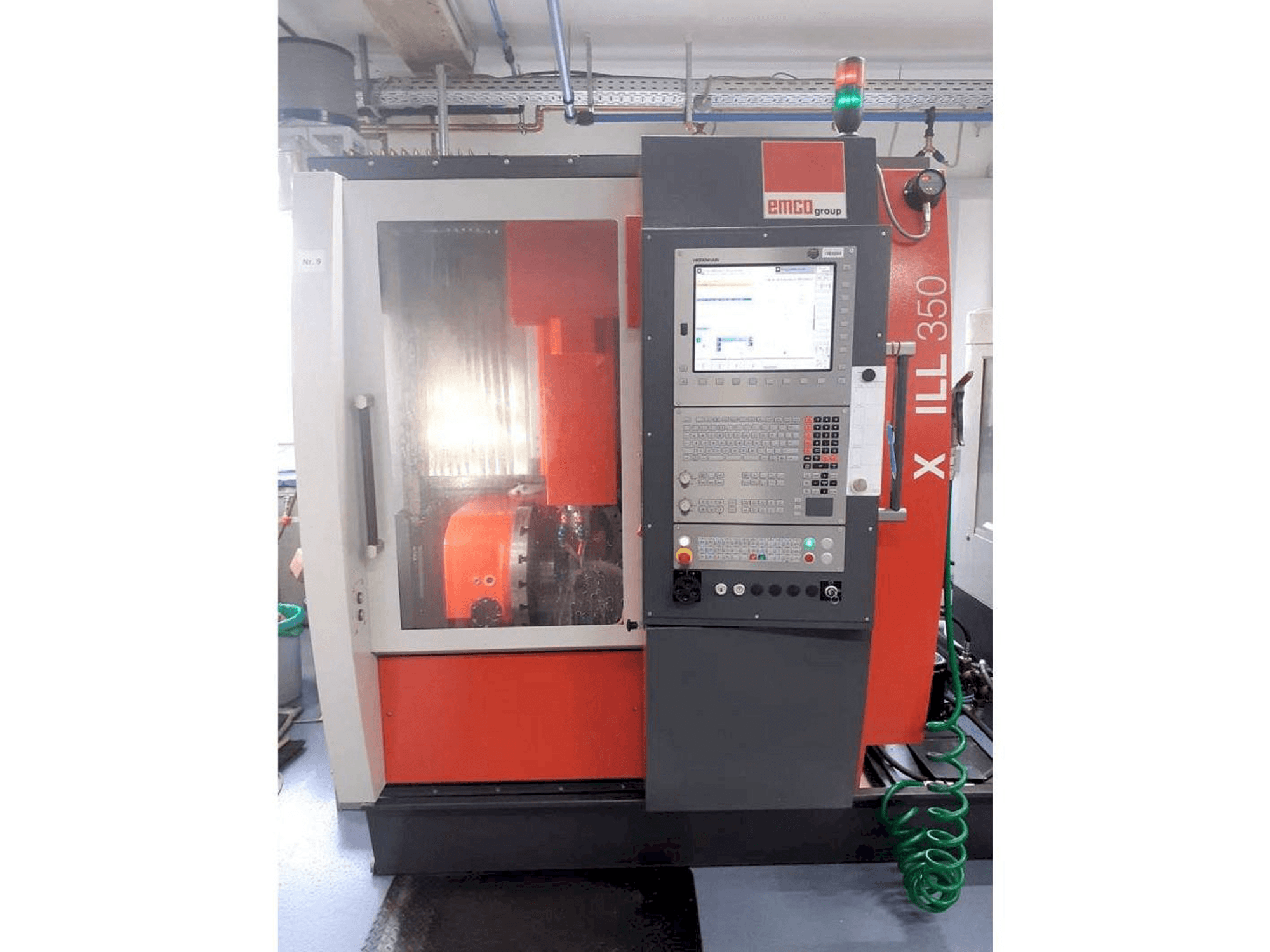 EMCO Maxxmill 350-maskinen framifrån