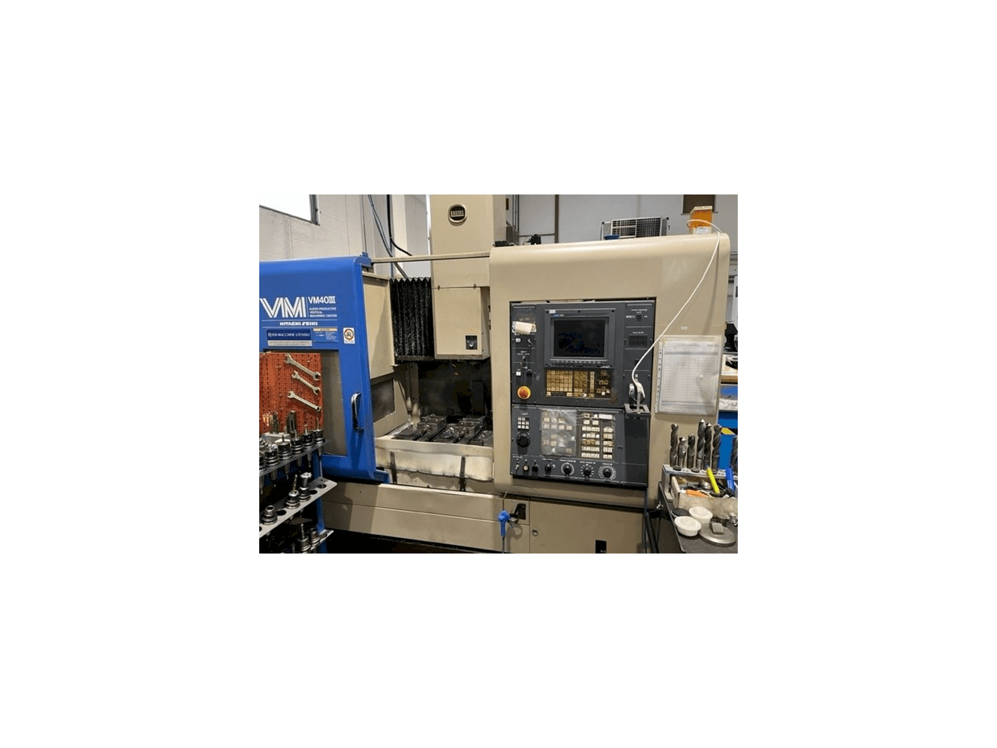 HITACHI SEIKI VM40-maskinen framifrån