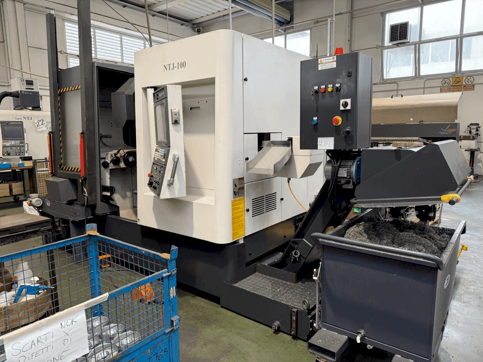 NAKAMURA Super NTJ100-maskinen framifrån