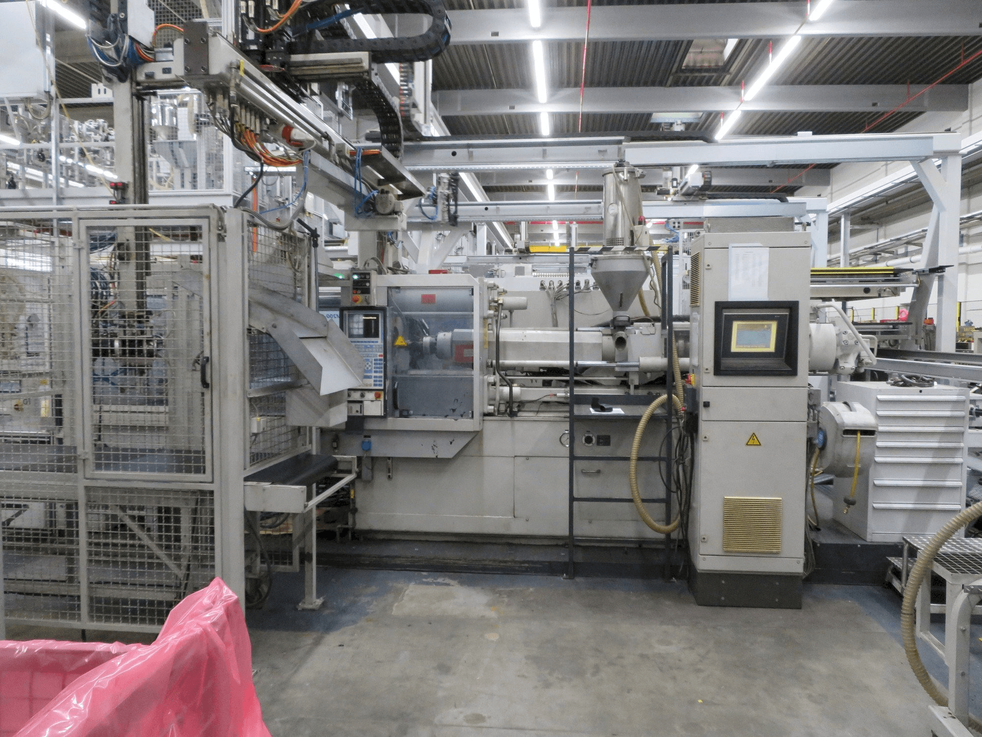 Krauss Maffei 200-1400 C2-maskinen framifrån