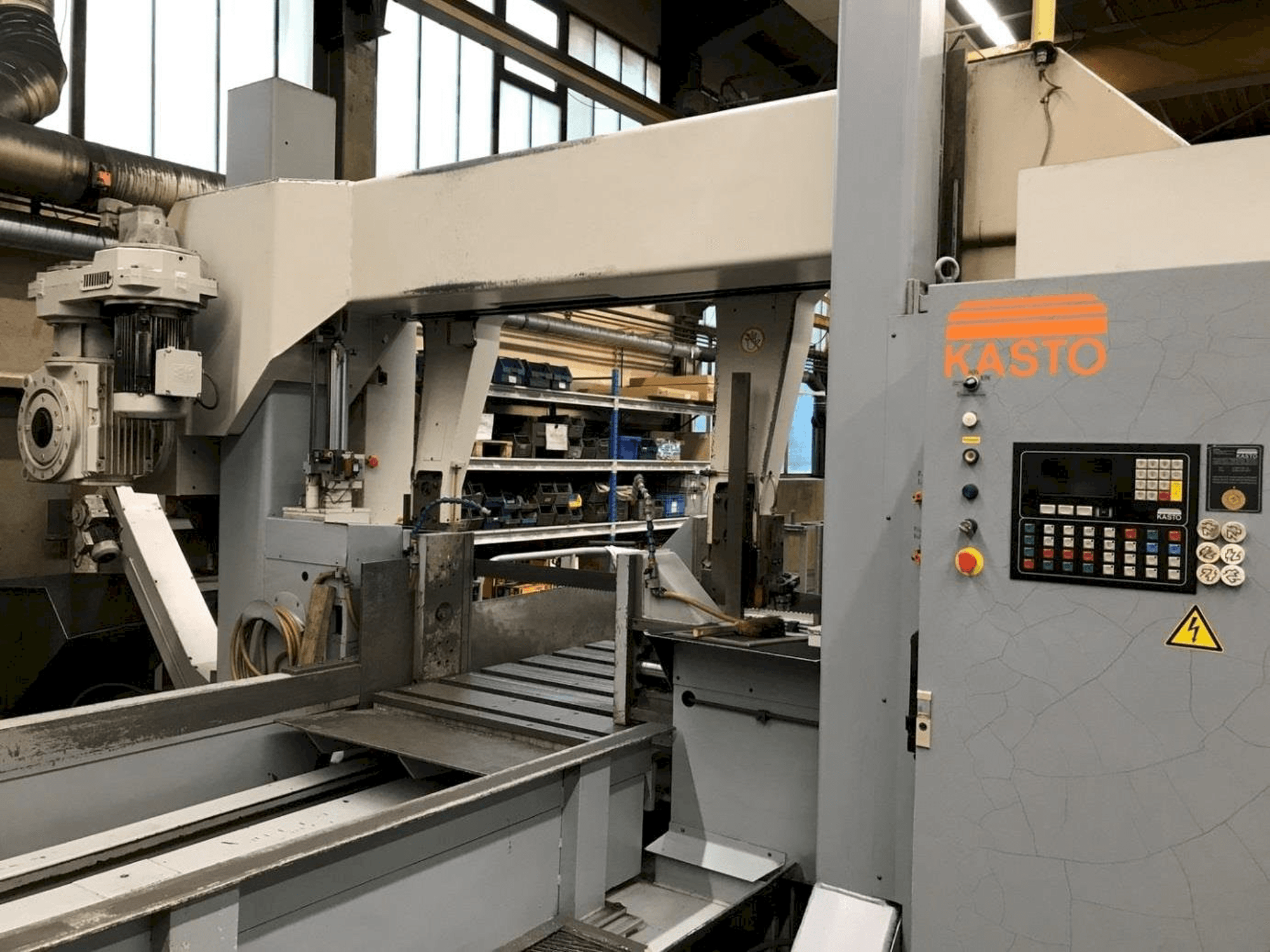 KASTO HBA 1060/1260AU-maskinen framifrån