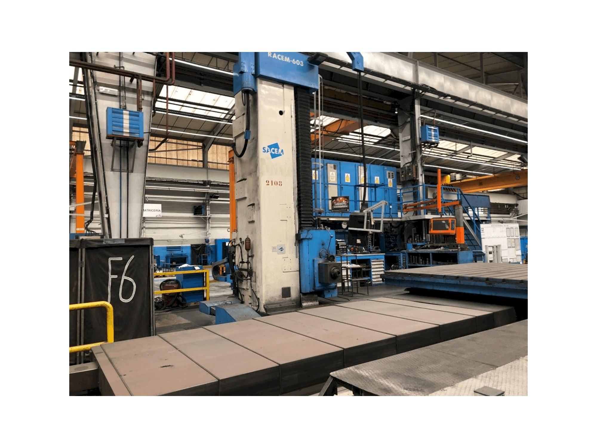 Sacem Racem-603-maskinen framifrån