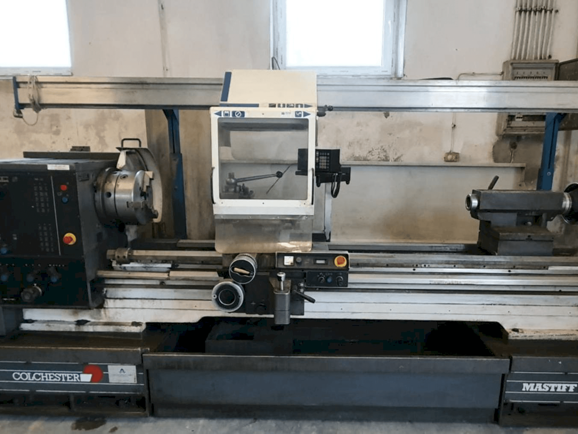 Colchester MASTIFF V/S 1800-maskinen framifrån