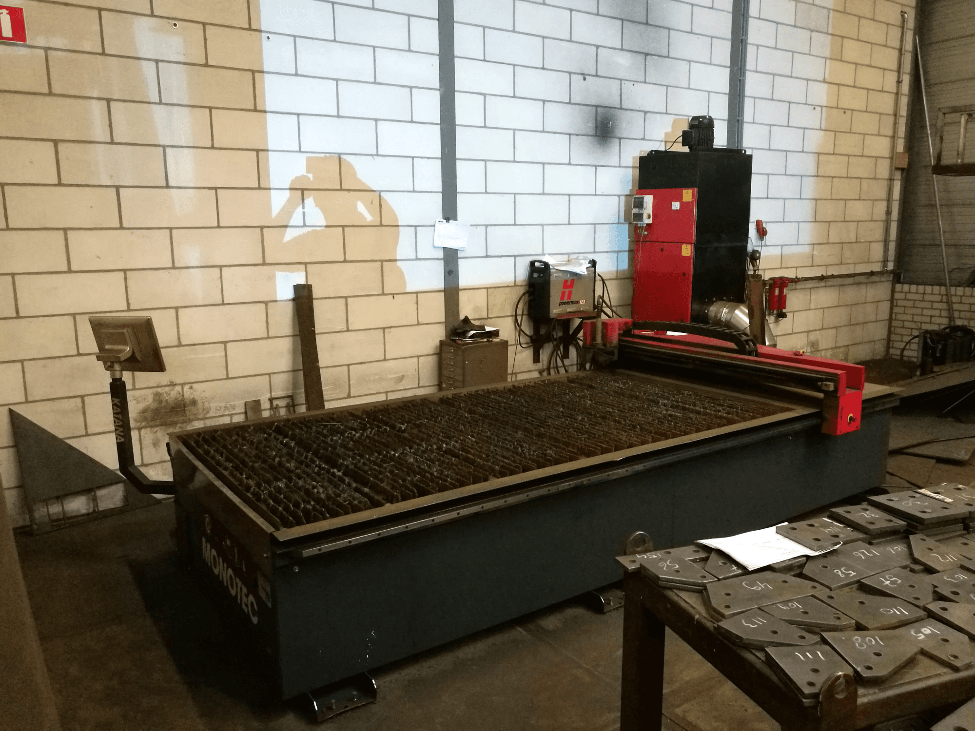 KOIKE-maskinen sedd från vänsterMONOTEC