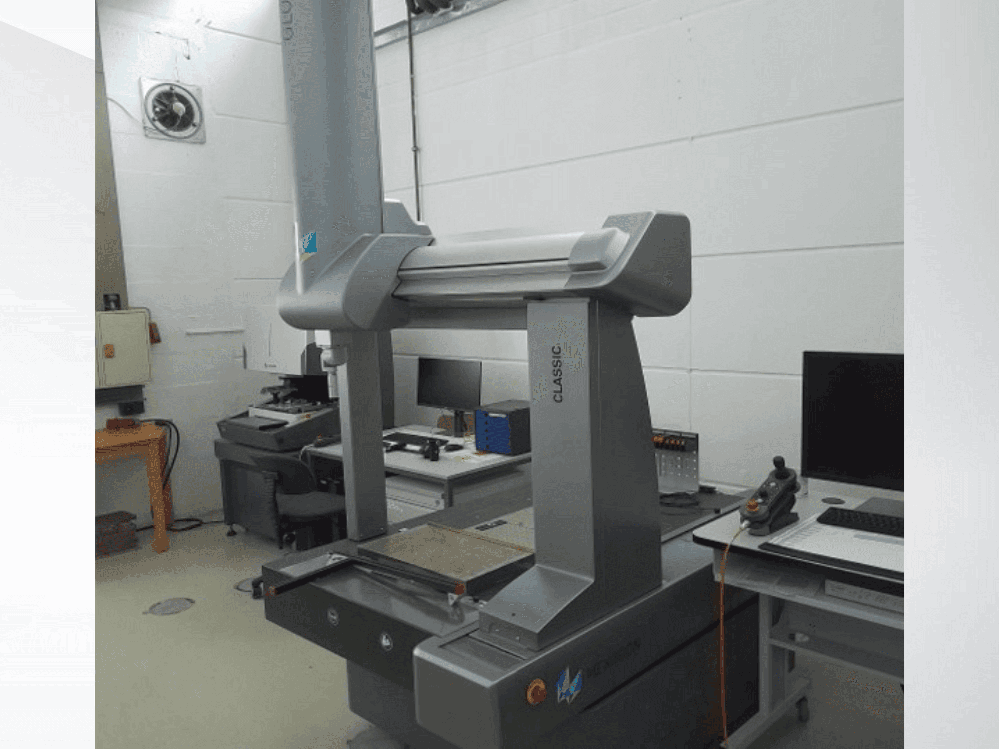 Hexagon GLOBAL CLASSIC-maskinen framifrån