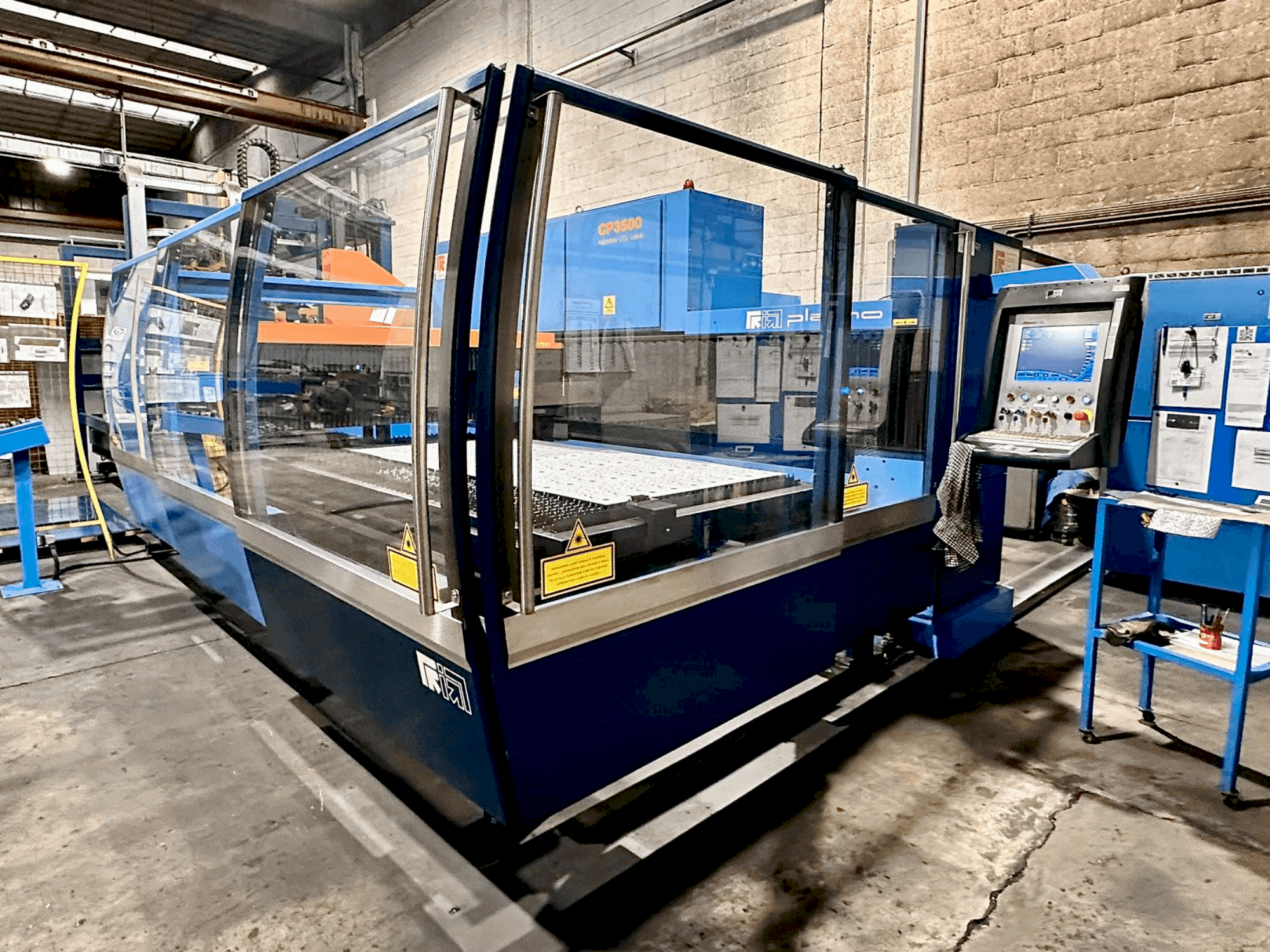 Prima Industrie Platino 1530-maskinen framifrån