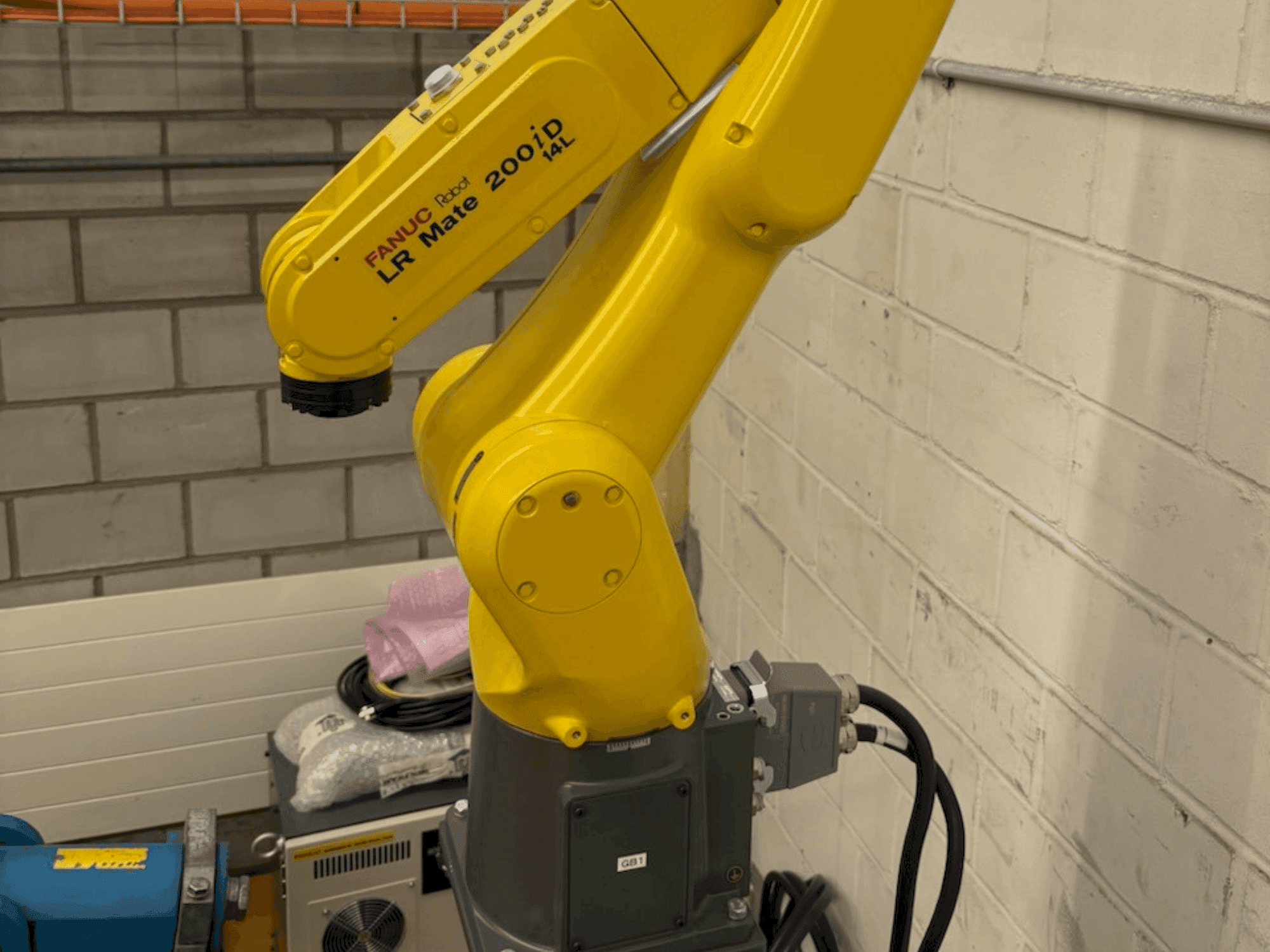 FANUC LR Mate 200 iD 14L-maskinen framifrån