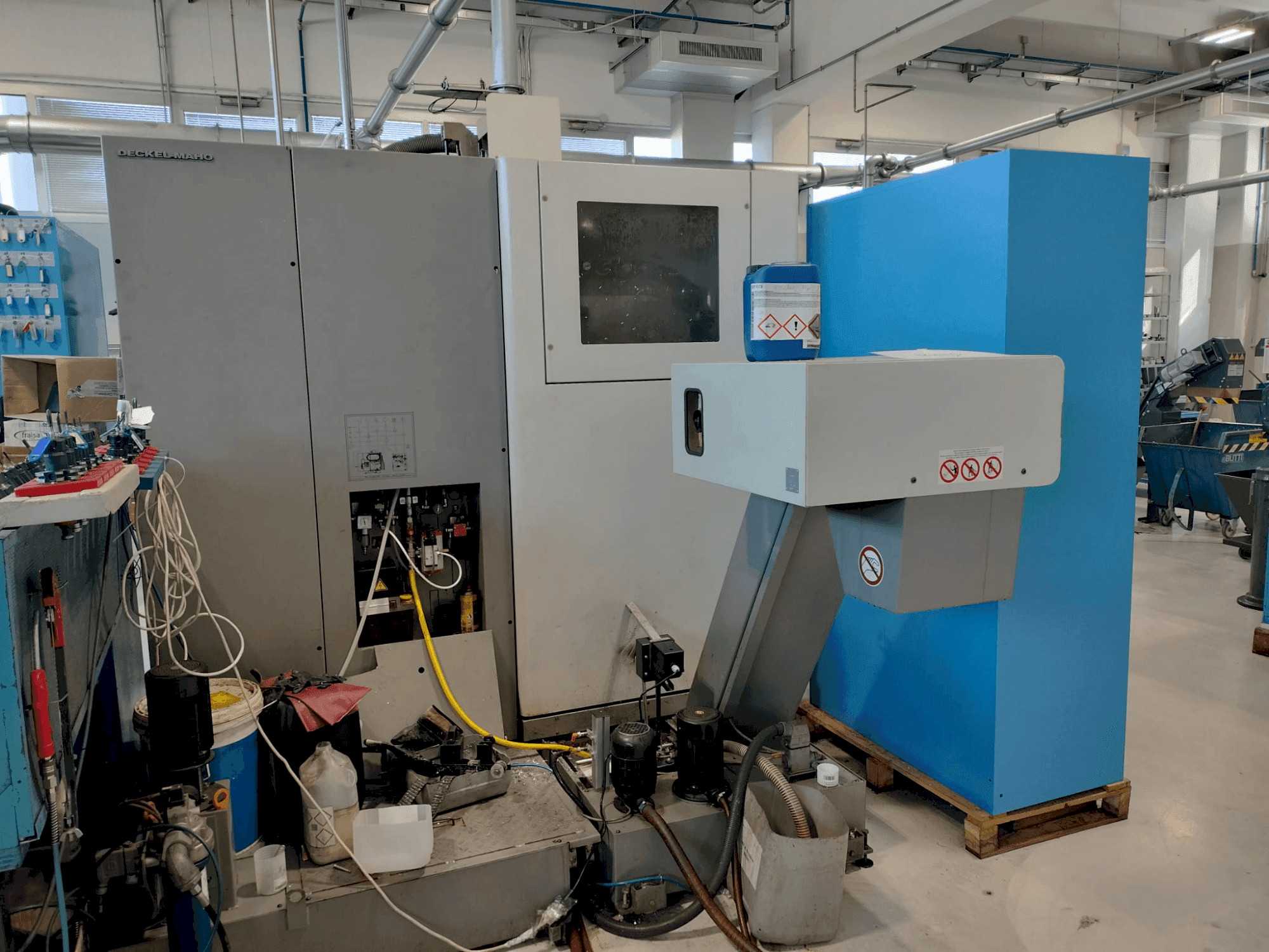 DMG DECKEL MAHO DMC 635V-maskinen framifrån