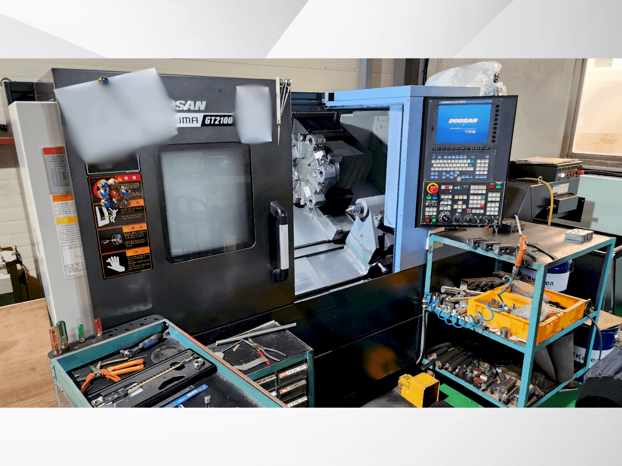 DOOSAN PUMA GT2100-maskinen framifrån