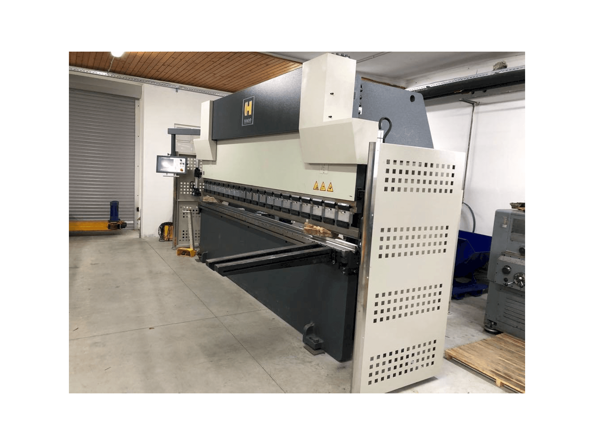 HACO SYNCHROMASTER 40175-maskinen framifrån