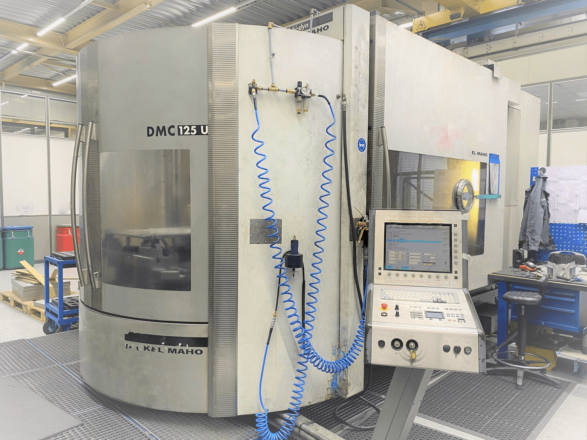 DECKEL MAHO DMC 125U hi-dyn-maskinen framifrån