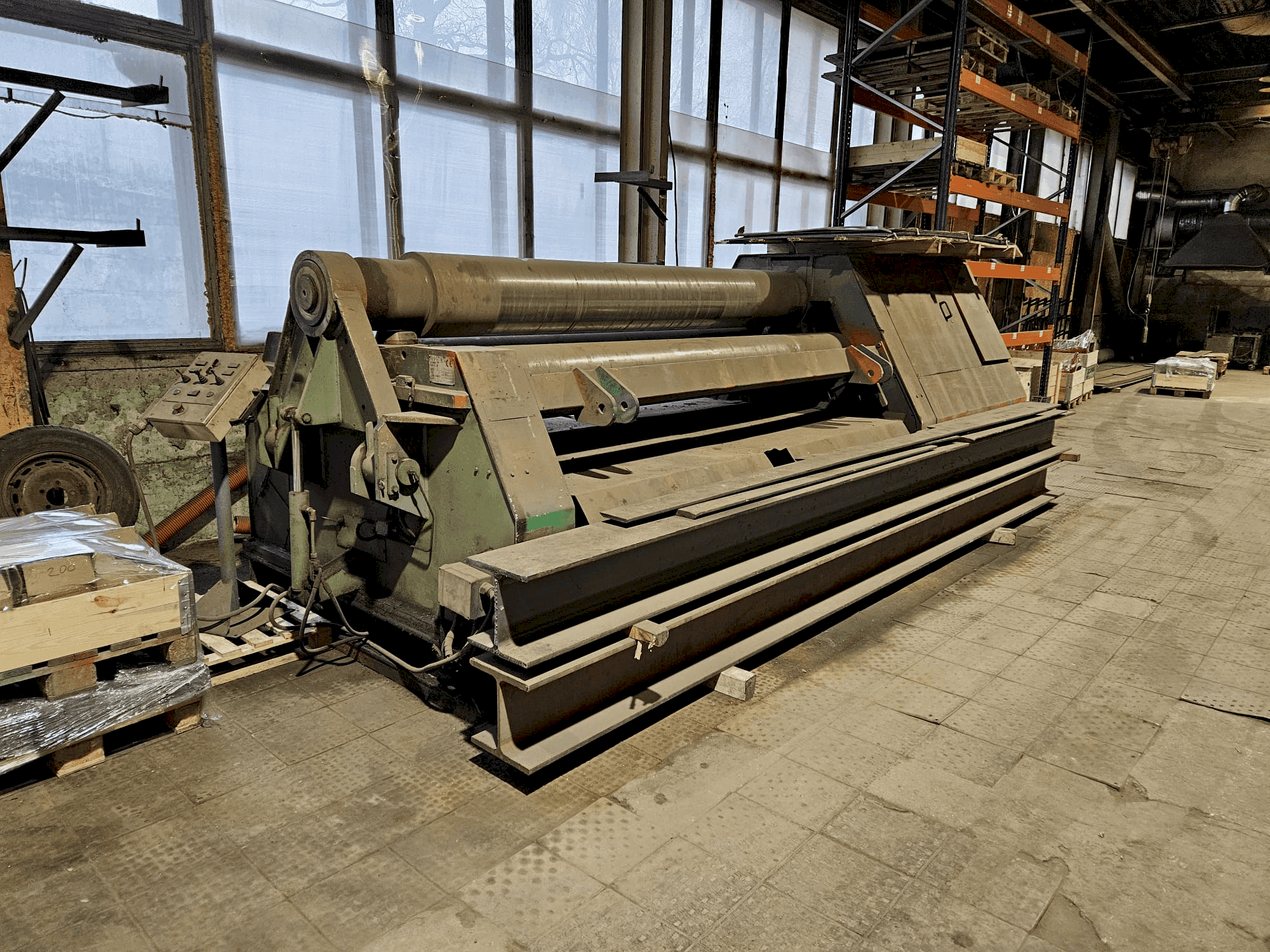 FACCIN 4HEL 3-25/20-maskinen framifrån