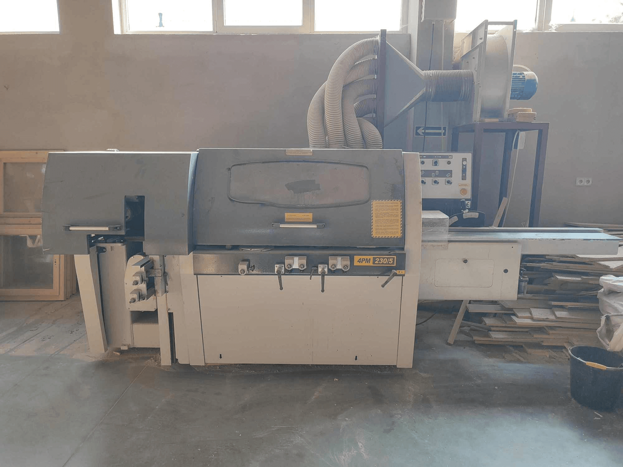 HASKOVO 4PM-230/5-maskinen framifrån