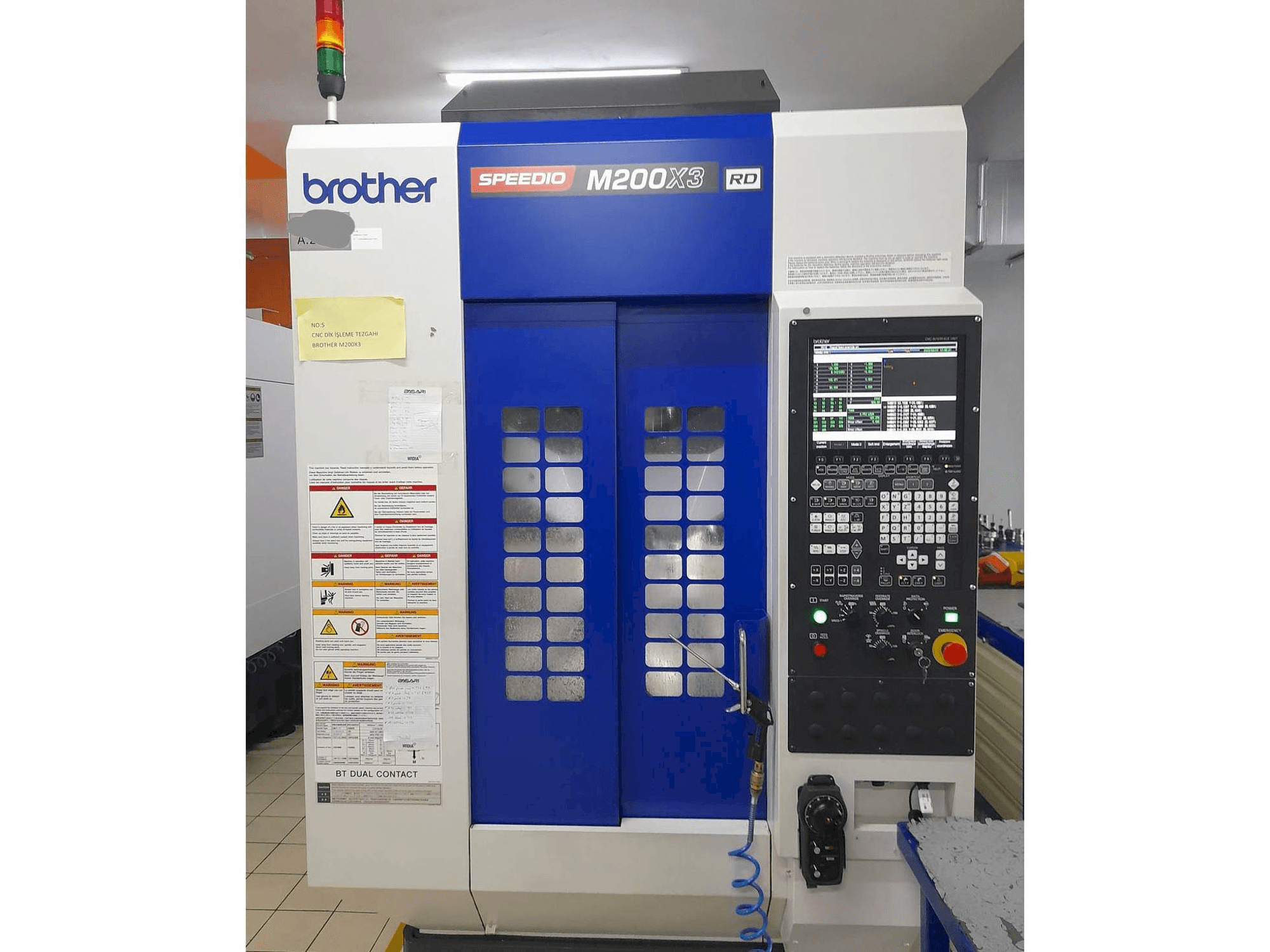 Brother M200X3-maskinen framifrån