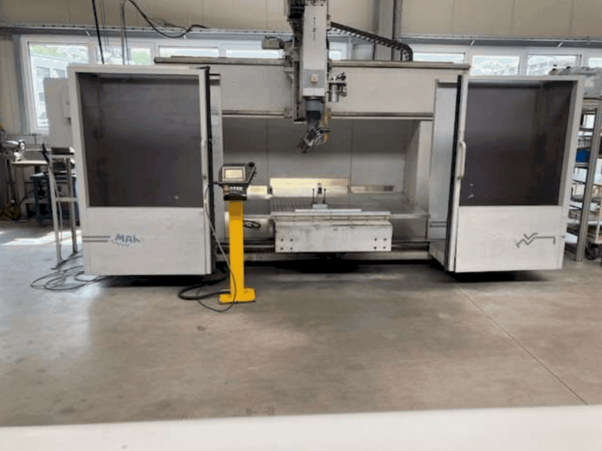 MAKA MK 7s-maskinen framifrån